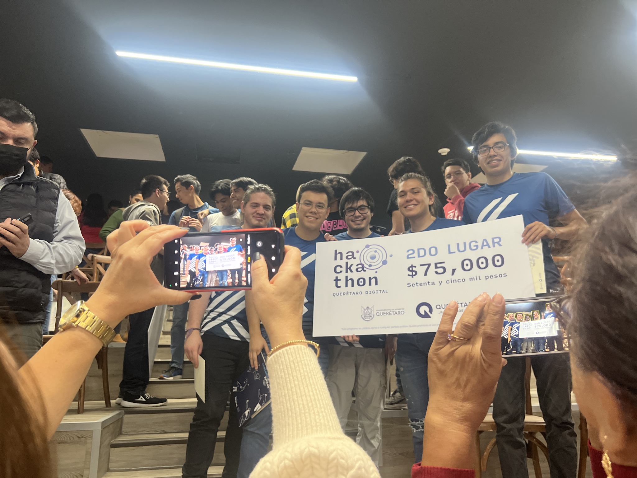 ¡GUERREROS GANAN 2DO LUGAR EN HACKATHON!