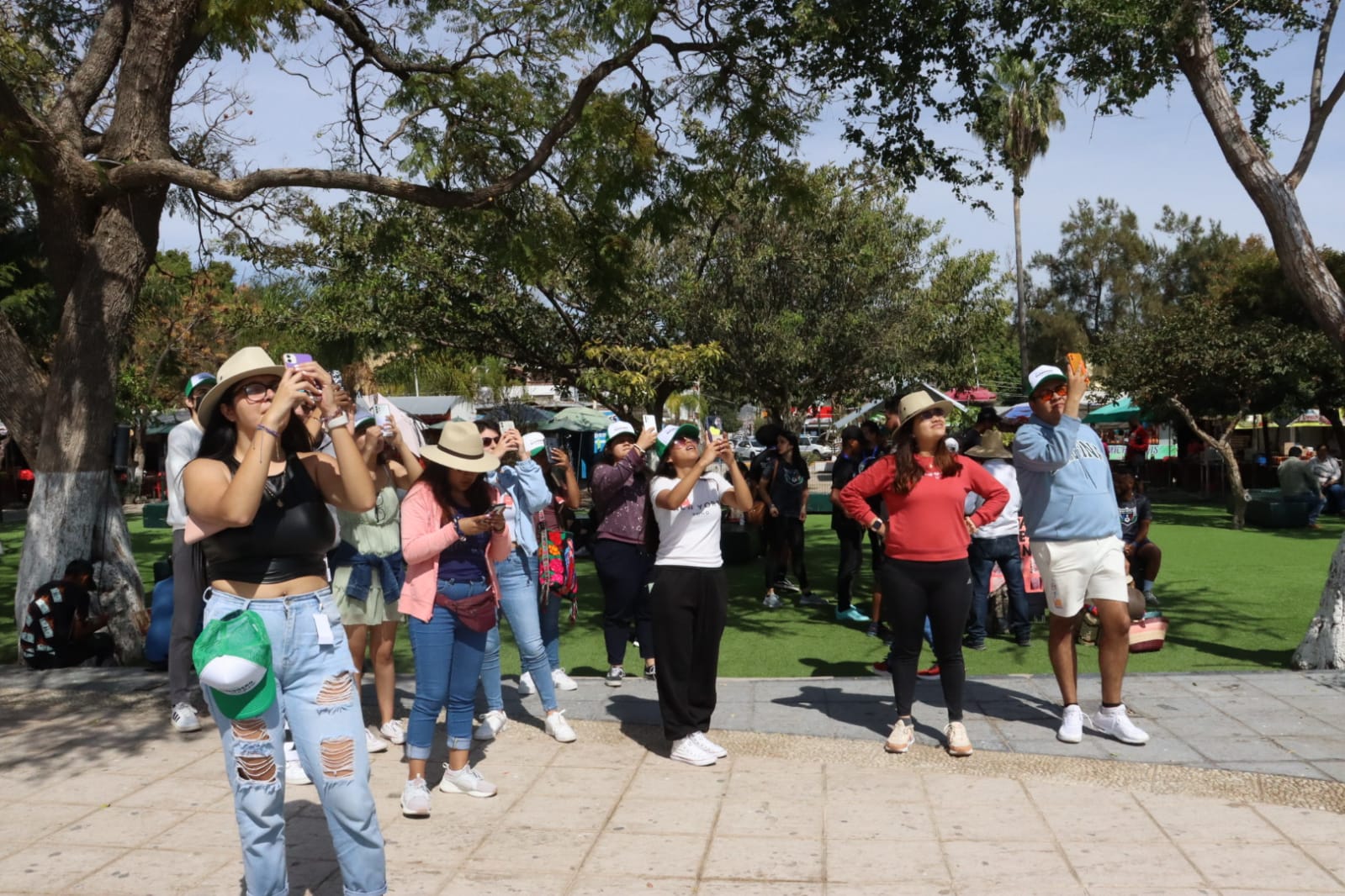 ALUMNOS DE TURISMO REALIZAN CIRCUITO JALISCO 