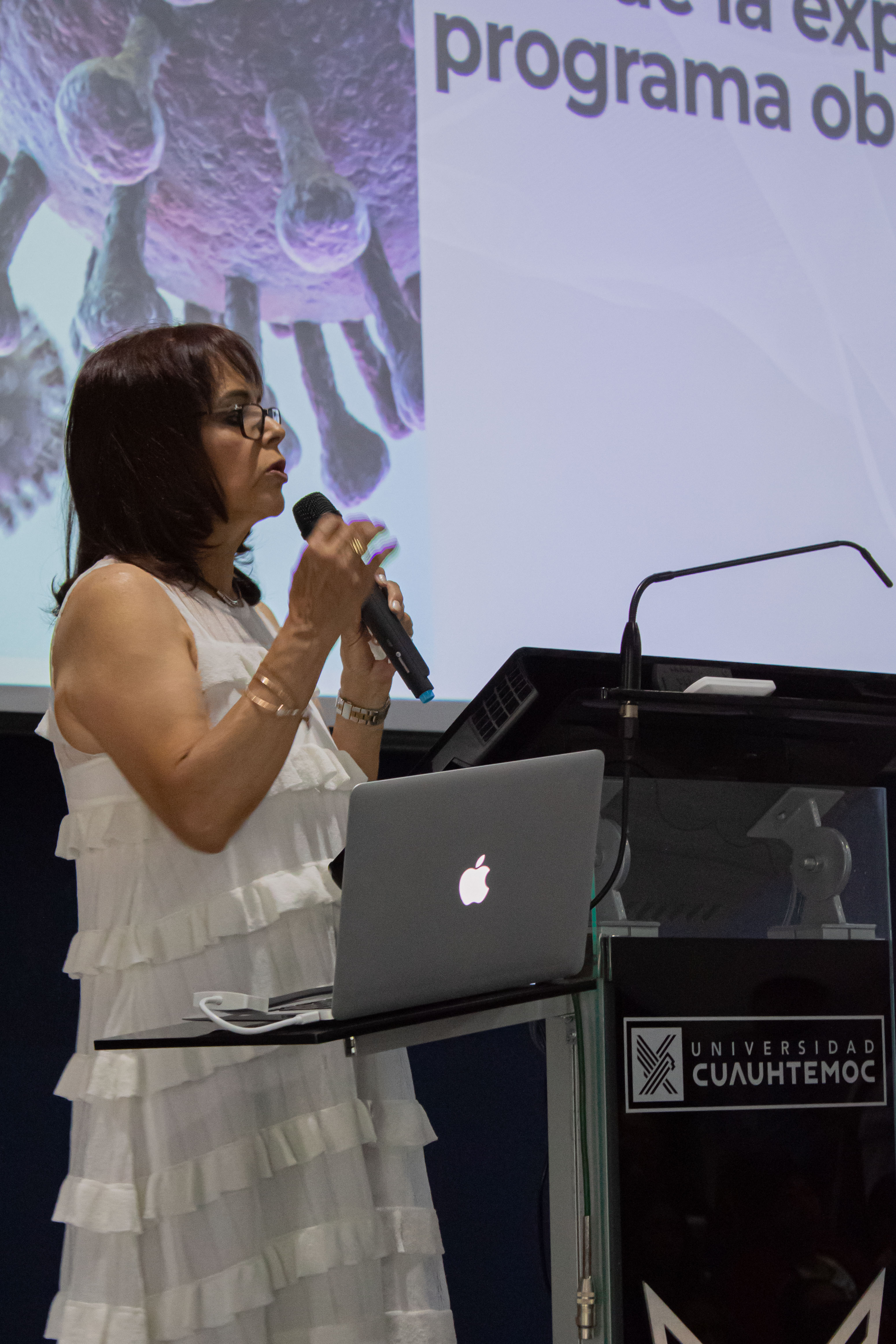 ¡SE LLEVÓ A CABO LA CONFERENCIA DE BIOSEGURIDAD EN LA UCQ! 