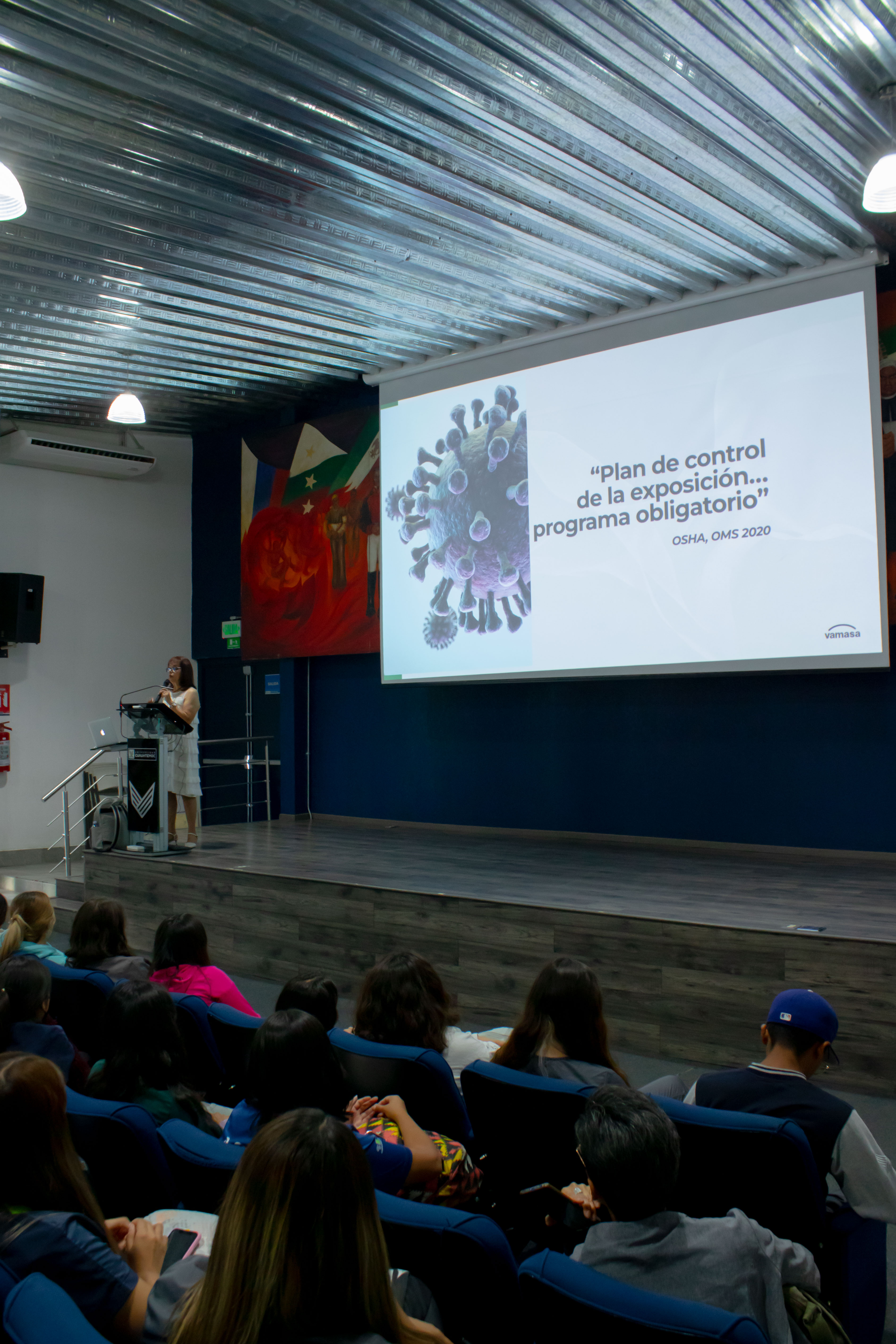 ¡SE LLEVÓ A CABO LA CONFERENCIA DE BIOSEGURIDAD EN LA UCQ! 