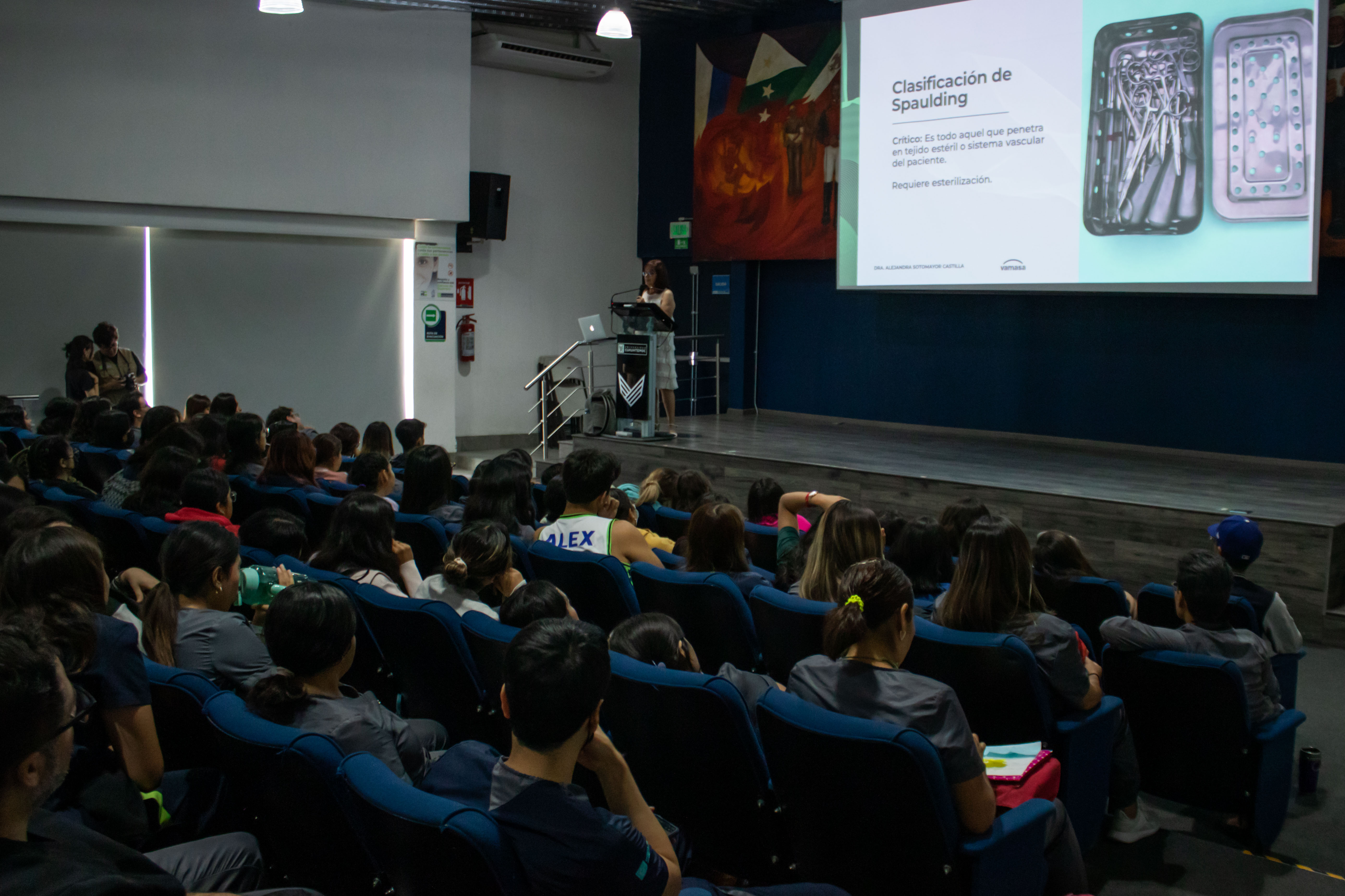 ¡SE LLEVÓ A CABO LA CONFERENCIA DE BIOSEGURIDAD EN LA UCQ! 