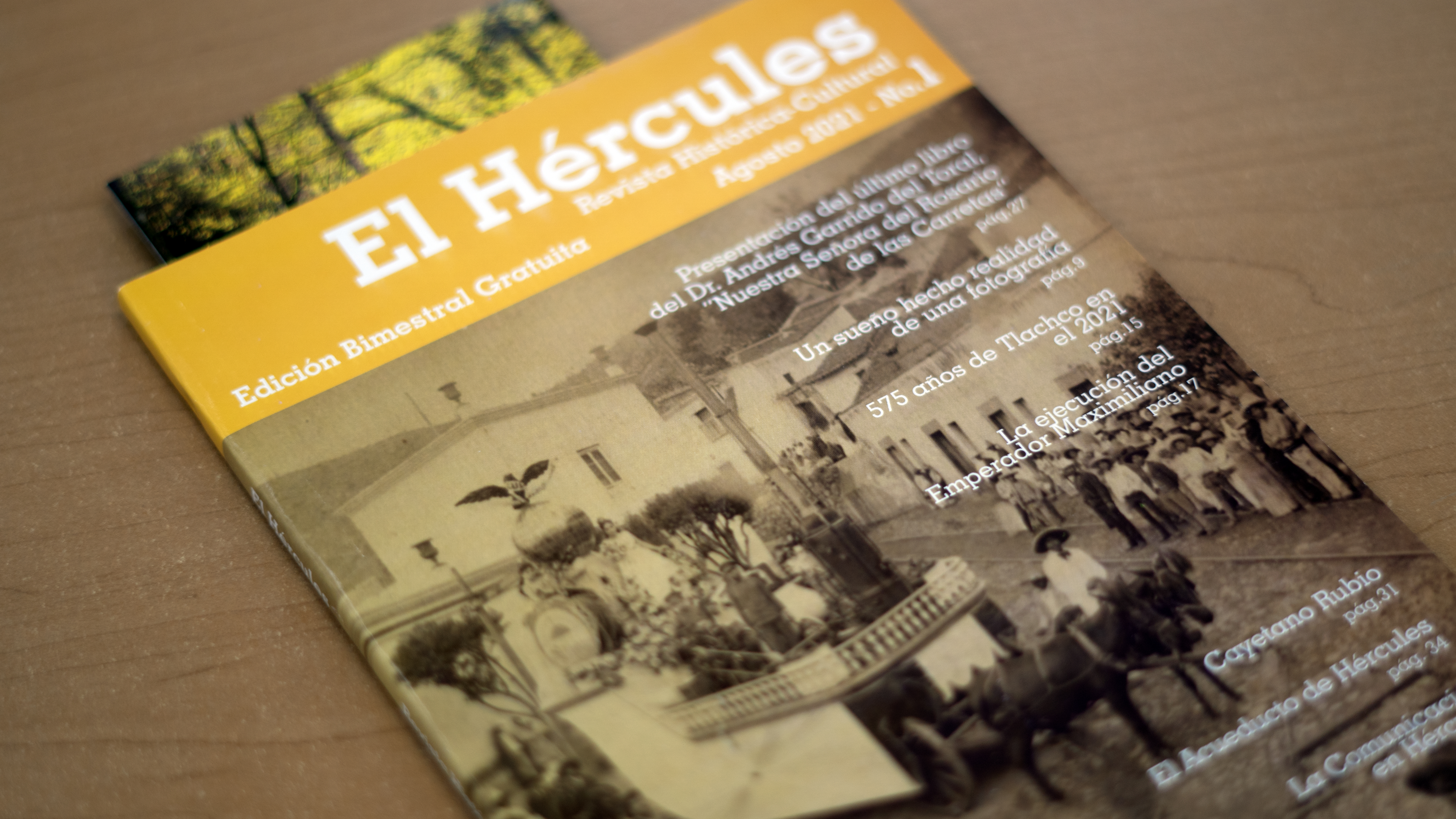Ex alumno de la Cuauh dona su revista ''El Hércules'' a la Universidad