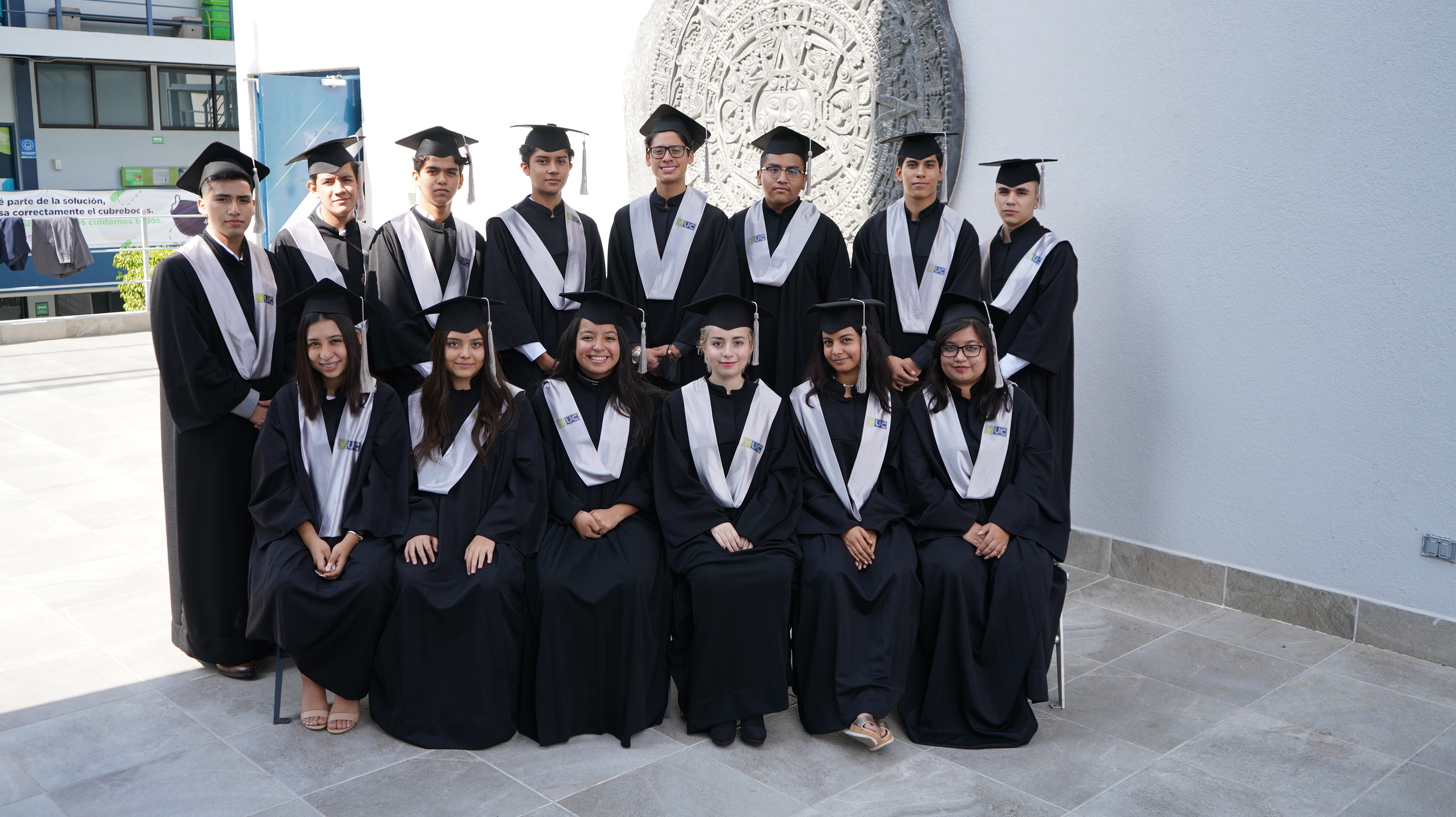 “GUERREROS POR SIEMPRE’’ SE DESPIDEN ALUMNOS DE PREPARATORIA