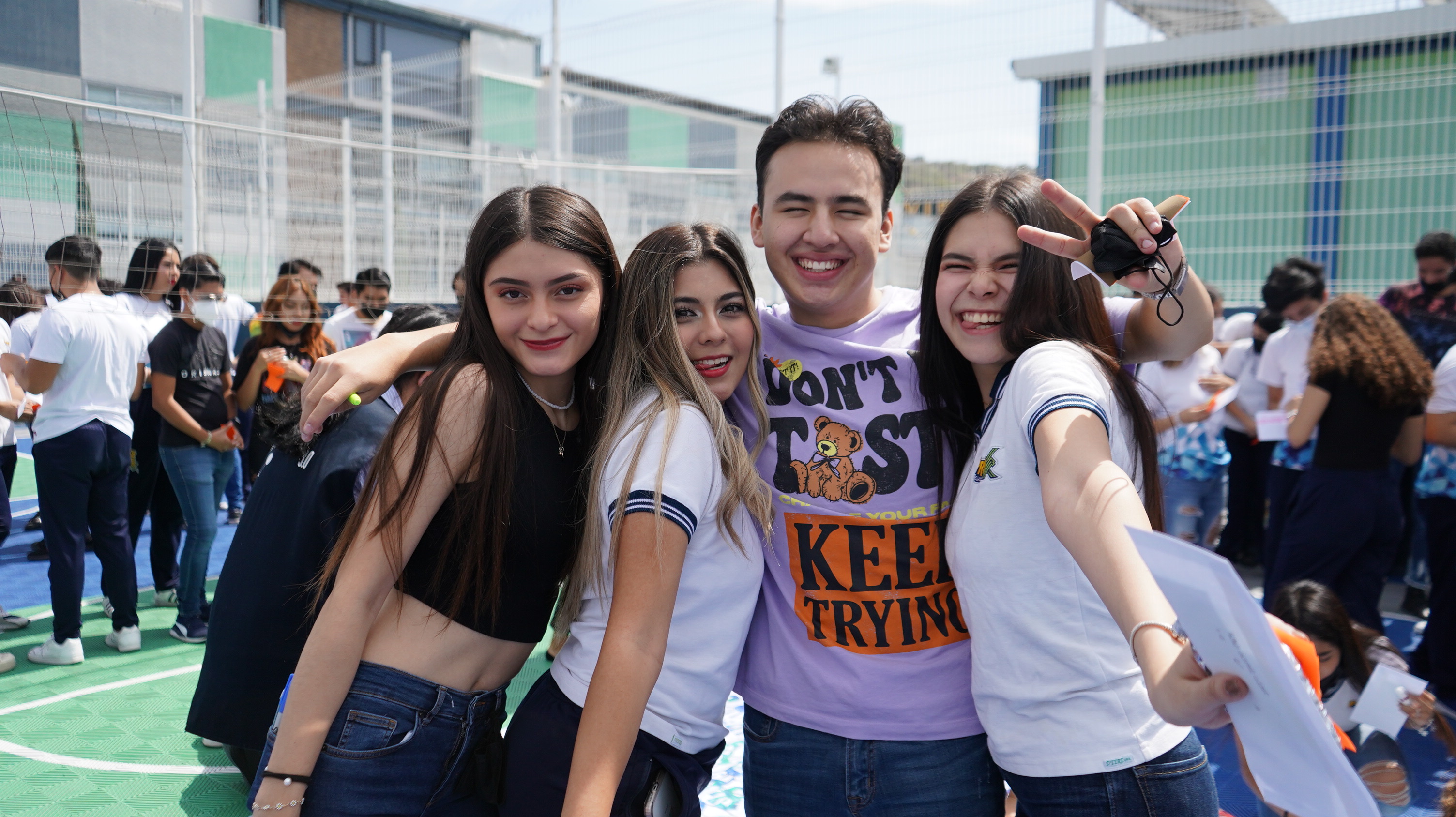 “GUERREROS POR SIEMPRE’’ SE DESPIDEN ALUMNOS DE PREPARATORIA