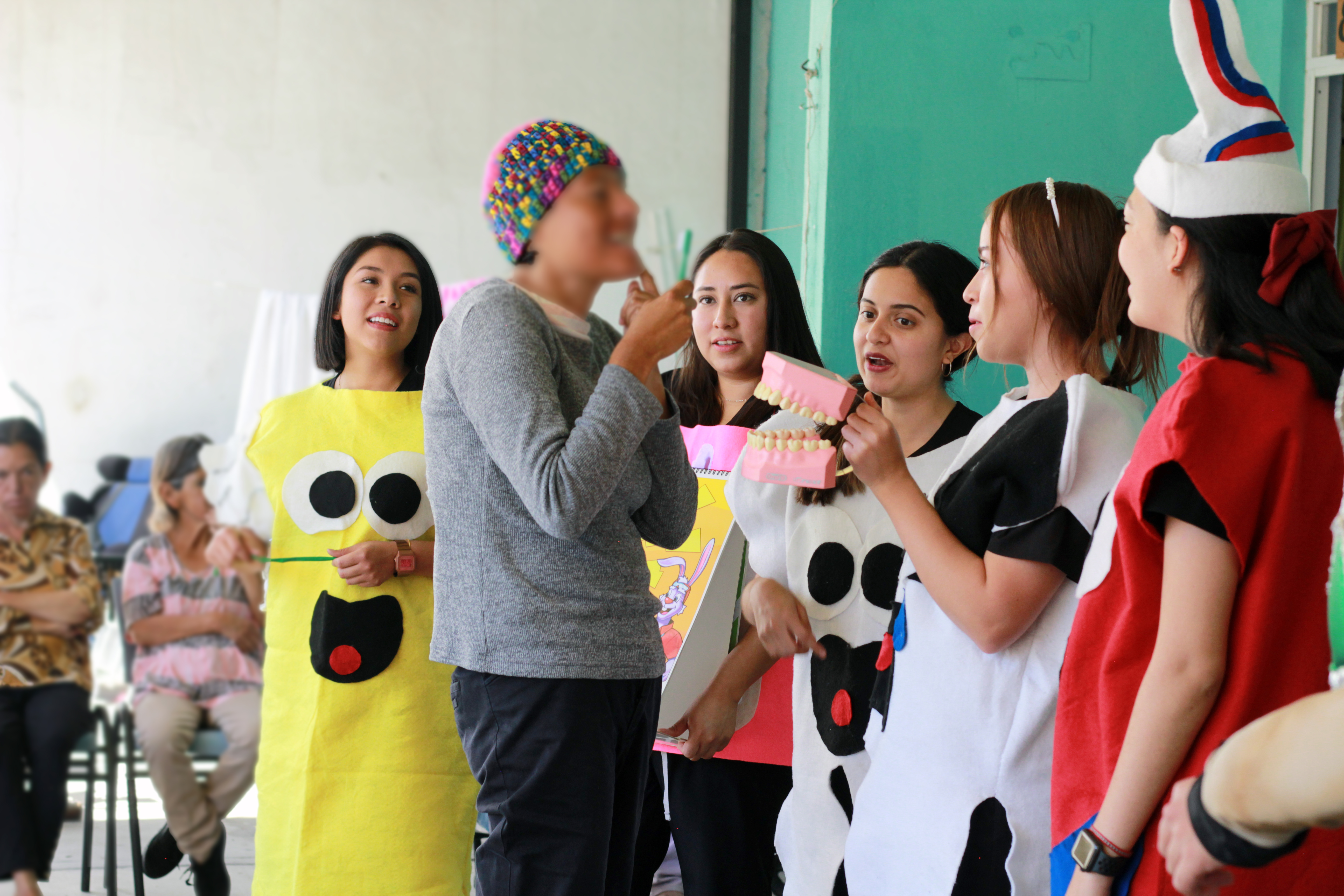 UNIVERSIDAD CUAUHTÉMOC REALIZA LA ENTREGA DE JUGUETES EN LA COMUNIDAD DE QUITILLOS, AMEALCO DE BONFIL