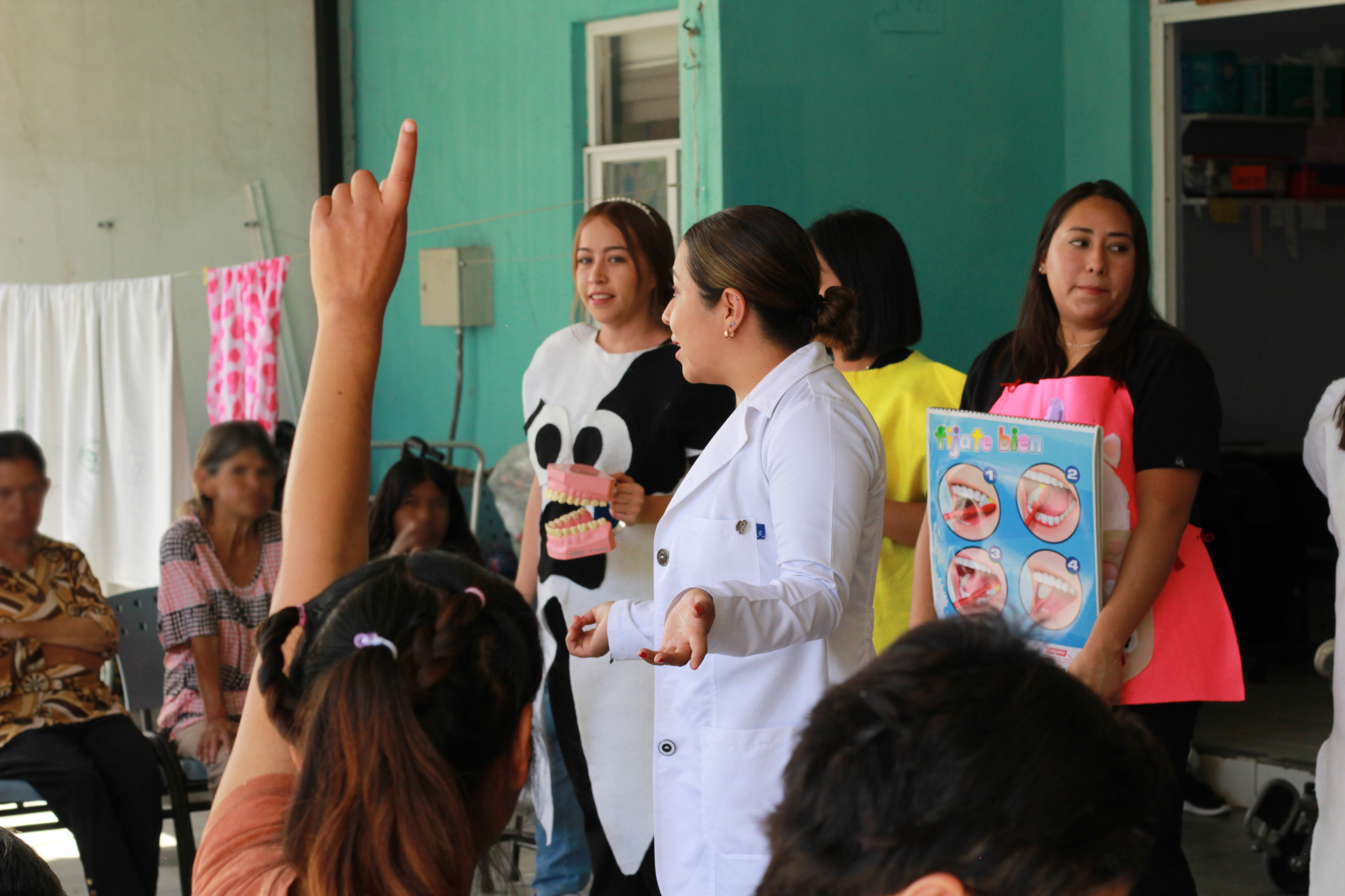 UNIDAD DENTAL MÓVIL VISITA A LA ASOCIACIÓN MAXIMILIANO MARÍA KOLBE