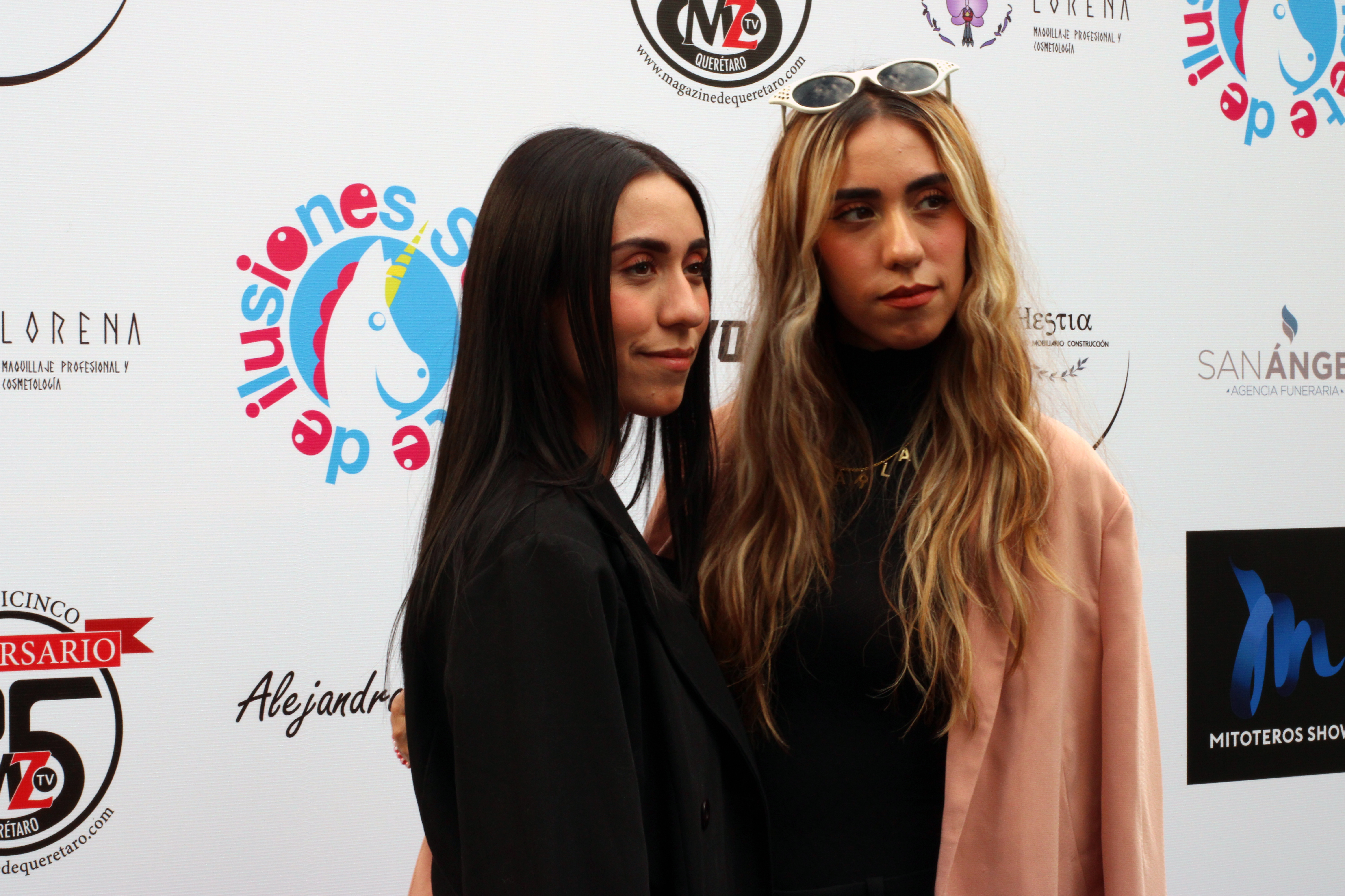 ALUMNOS DE COMUNICACIÓN NOS LLEVAN A LA ALFOMBRA ROJA