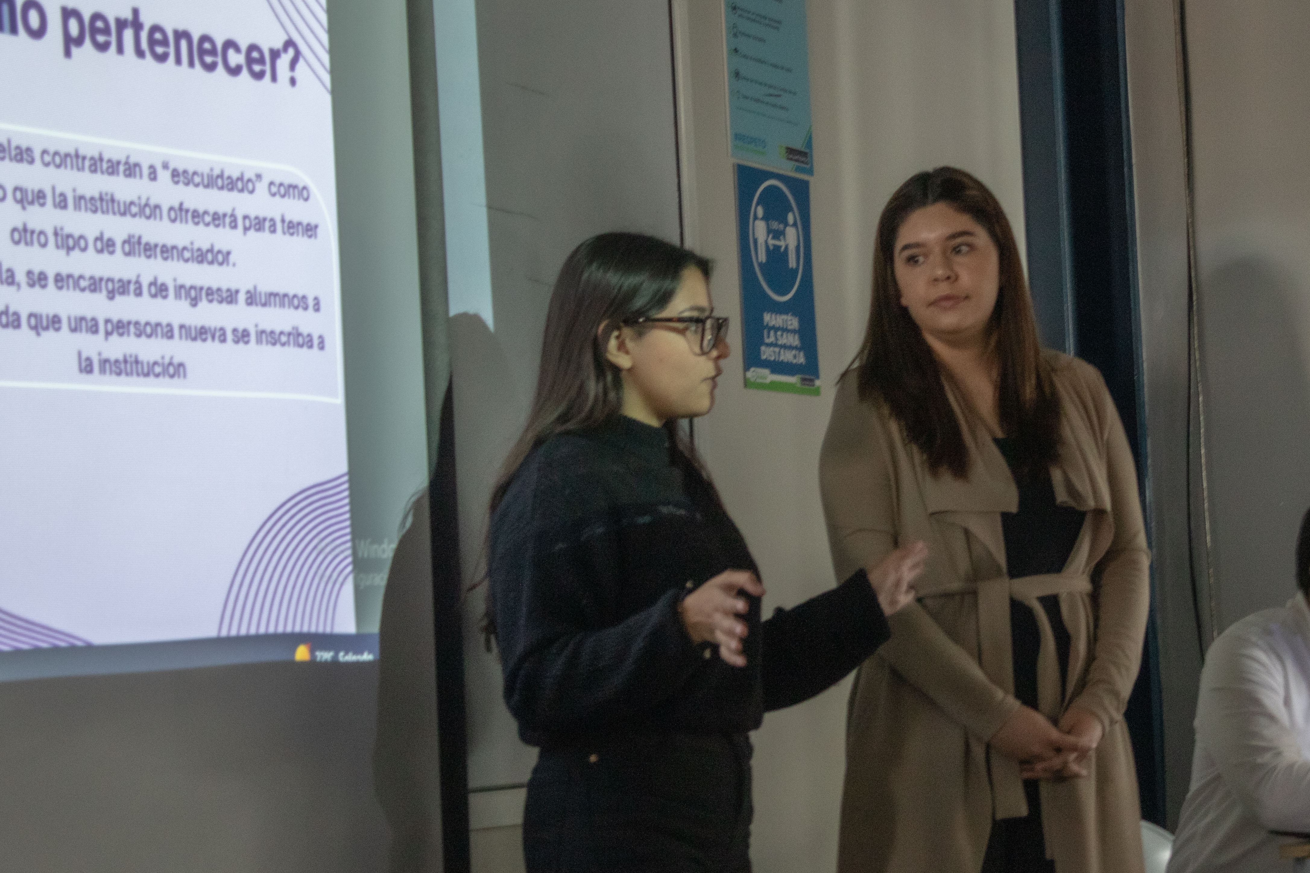 ALUMNOS DE LA LICENCIATURA EN MERCADOTECNIA Y PUBLICIDAD PRESENTAN PROYECTOS FINALES