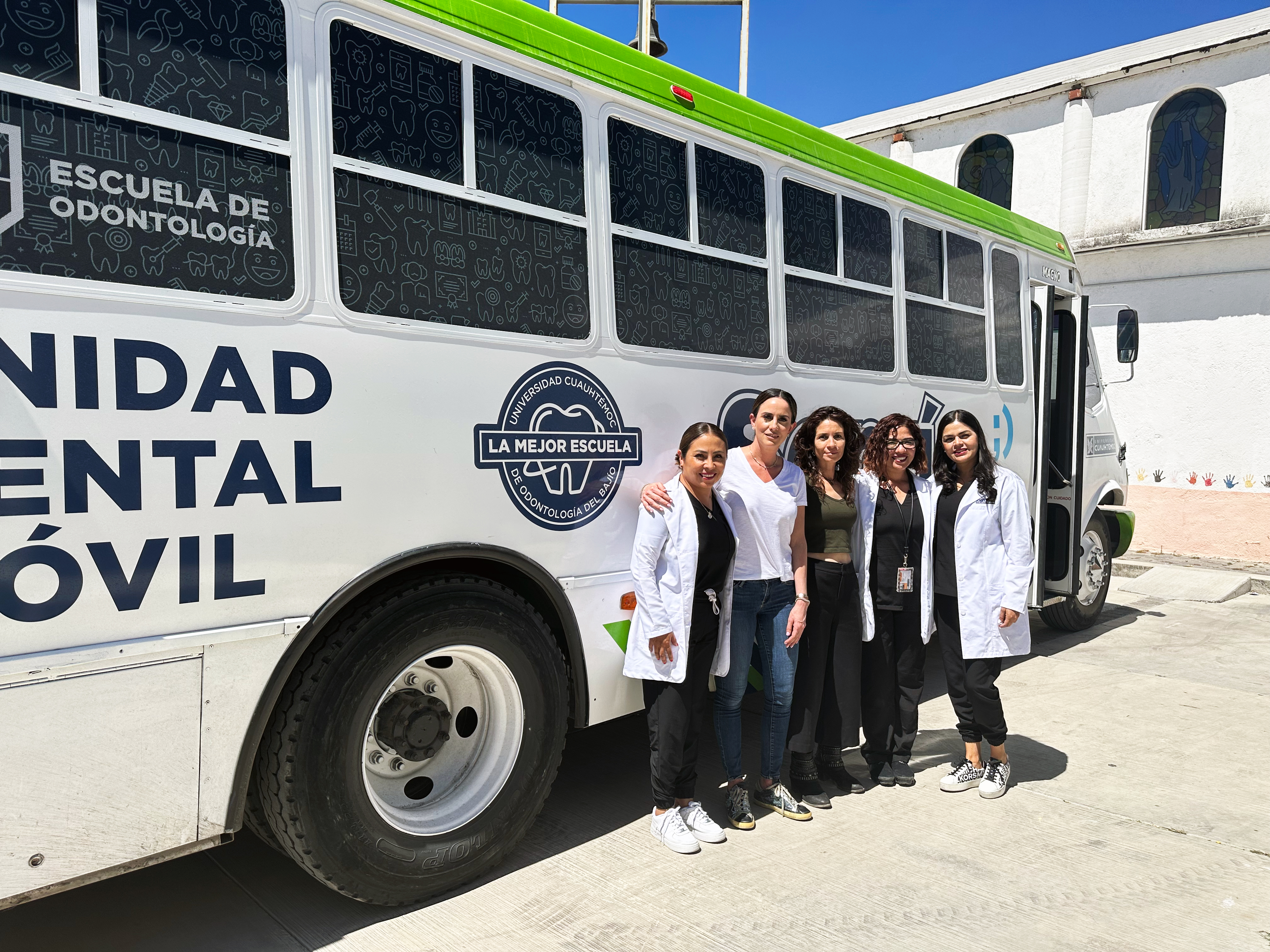 UNIDAD DENTAL MÓVIL VISITA A LA ASOCIACIÓN MAXIMILIANO MARÍA KOLBE