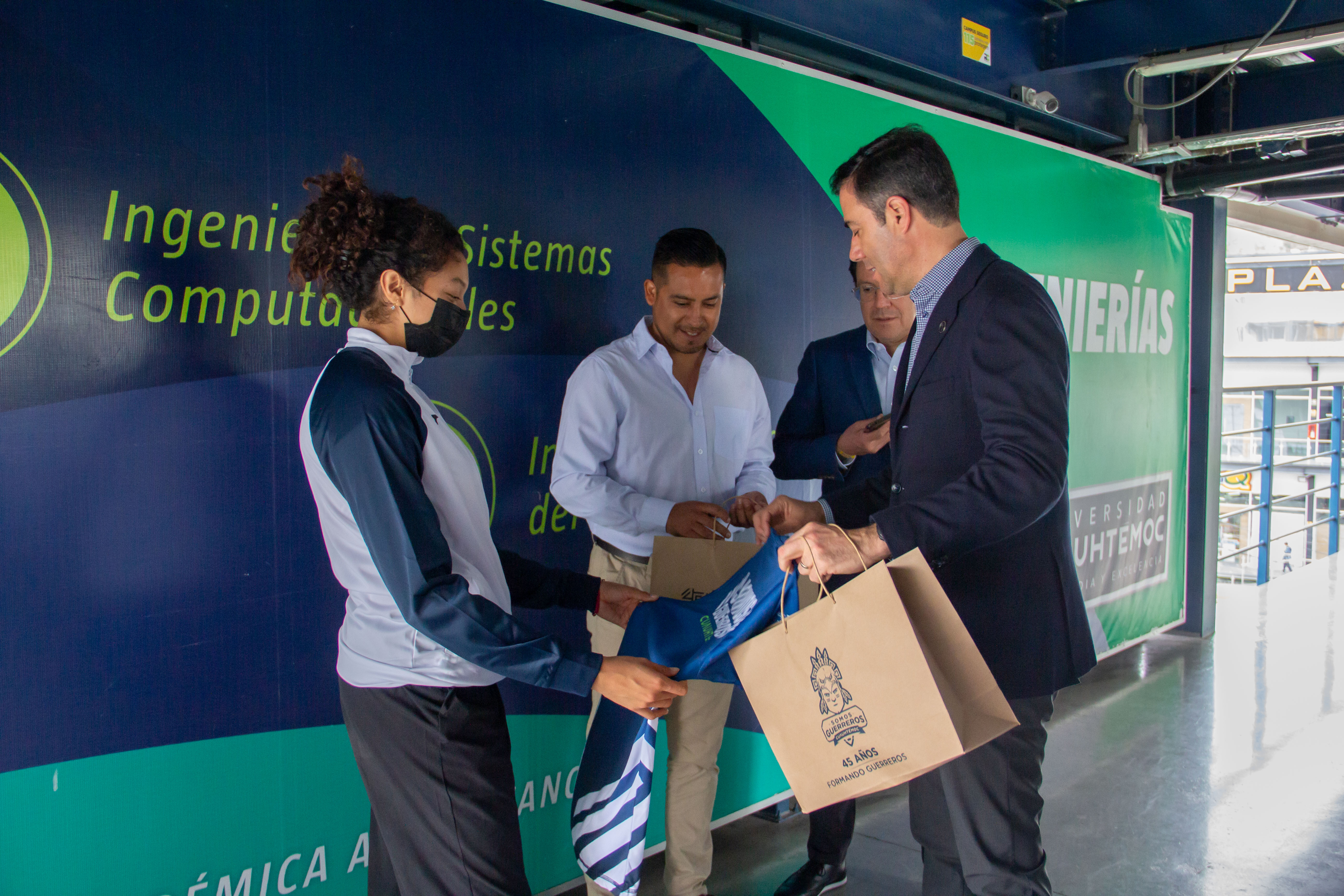 GUERREROS HACIENDO HISTORIA