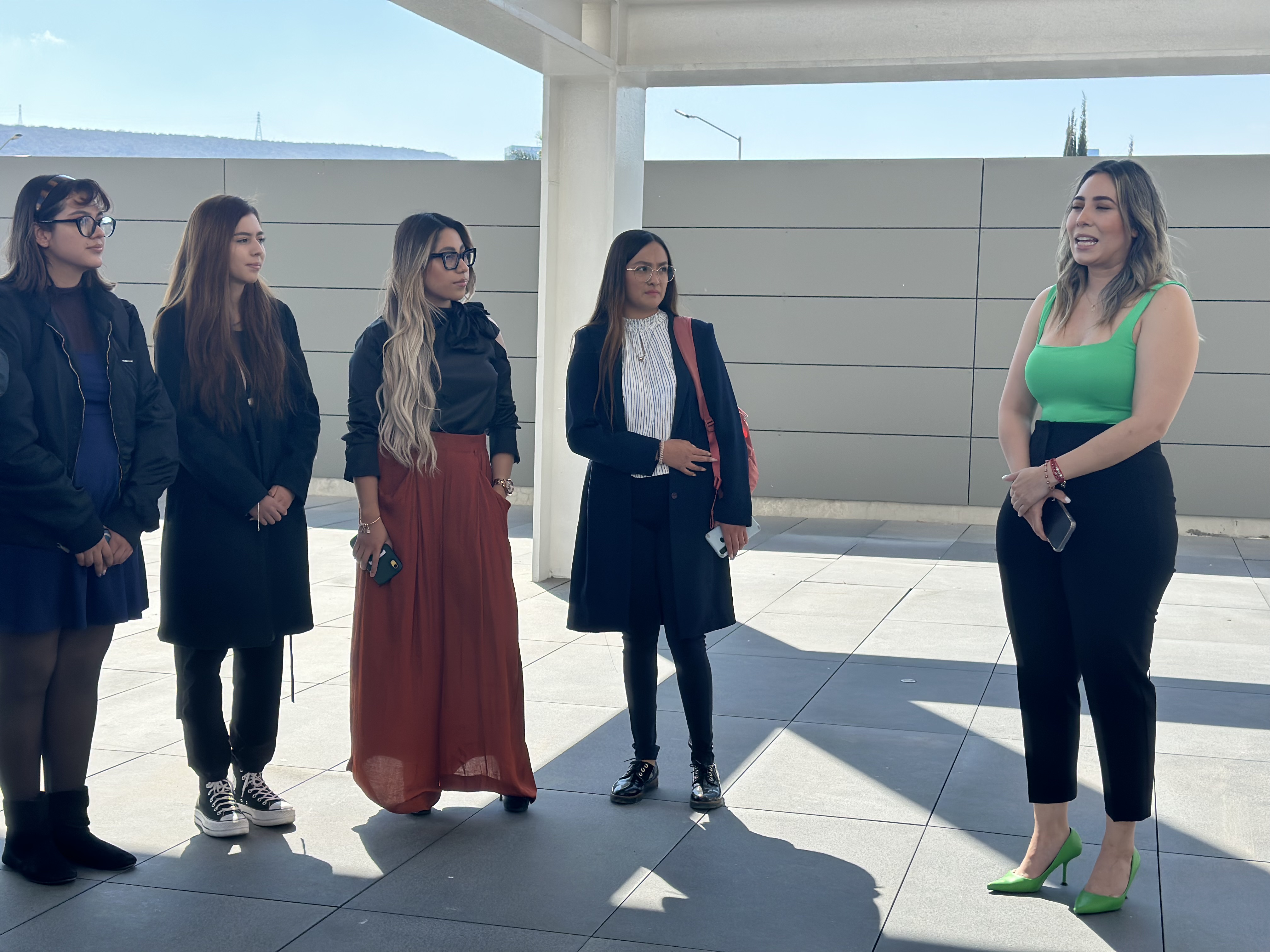 ALUMNOS DE DERECHO VISITAN EL CONGRESO DEL ESTADO DE QUERÉTARO