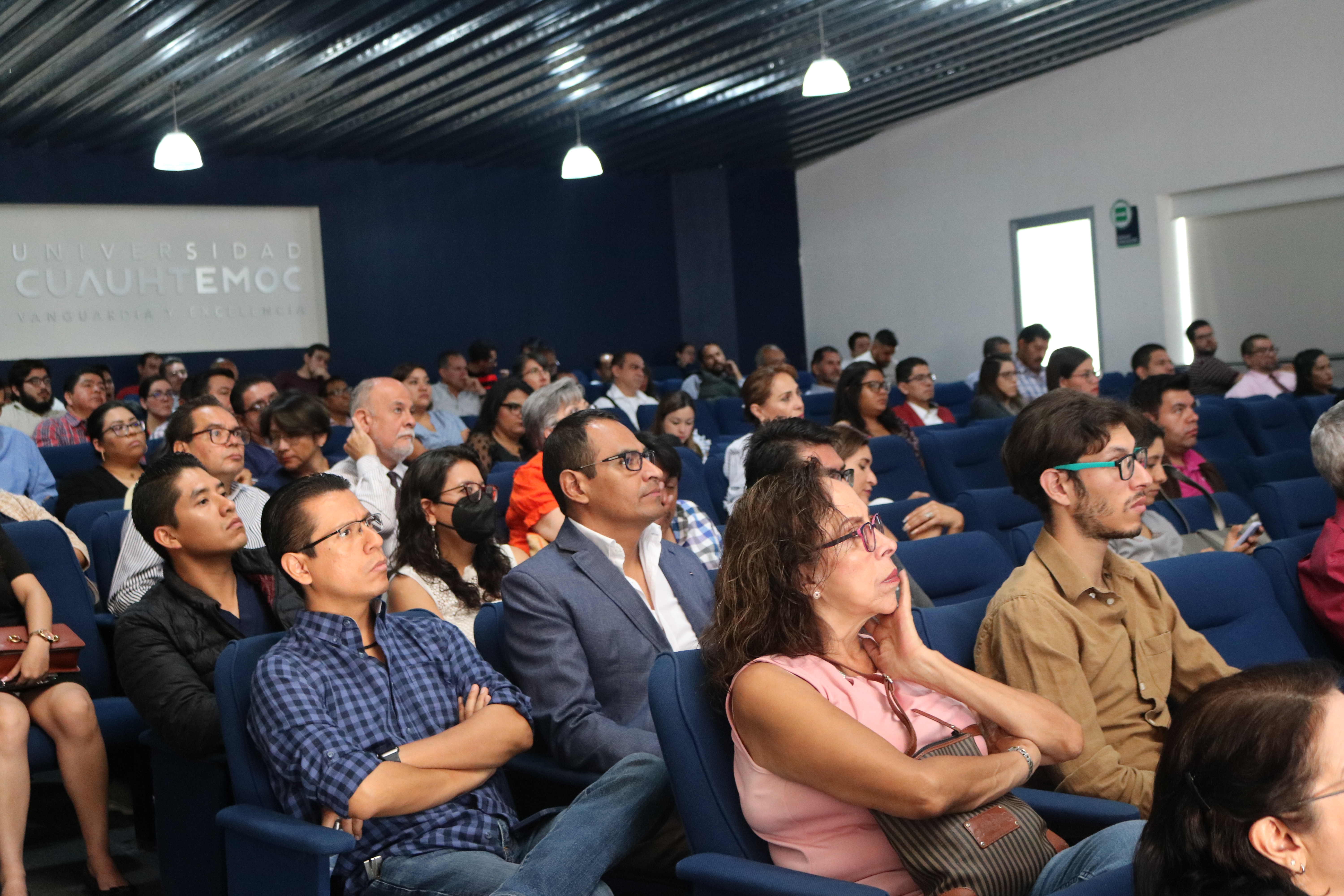 ASISTIMOS A LA JUNTA DOCENTE CUATRIMESTRAL