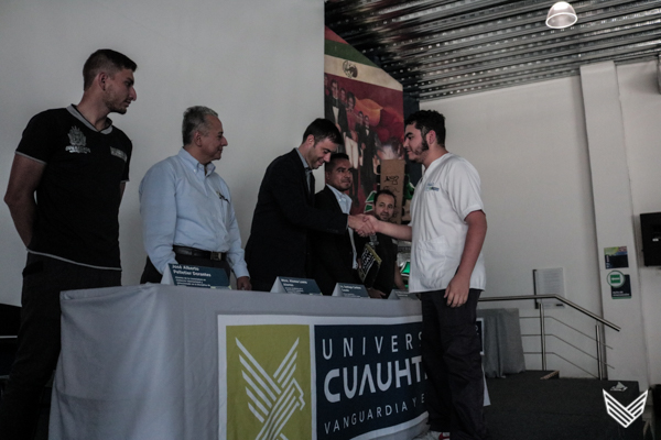 Entrega de uniforme a nuestros Guerreros