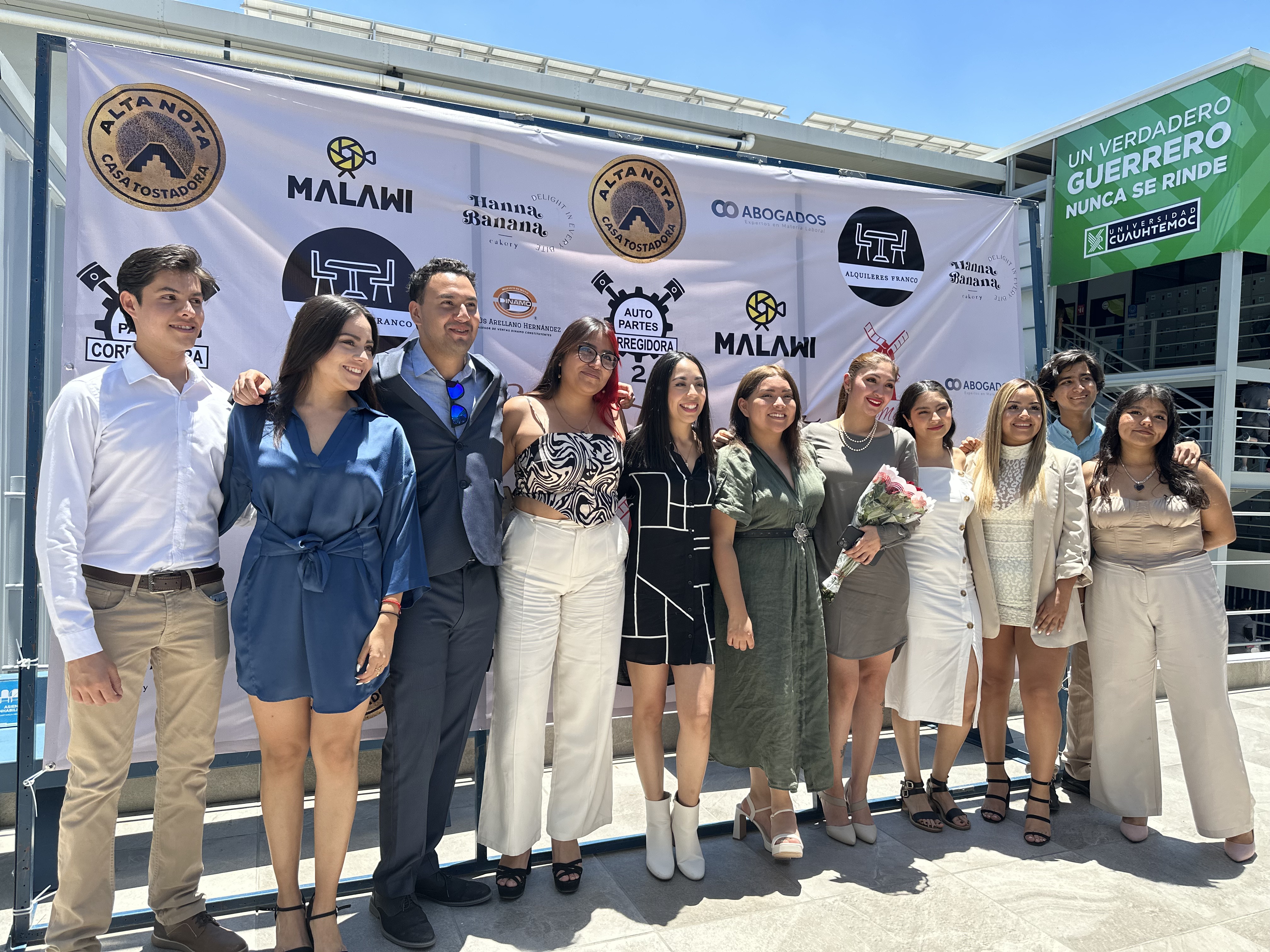 ALUMNOS DE COMUNICACIÓN NOS LLEVAN A LA ALFOMBRA ROJA