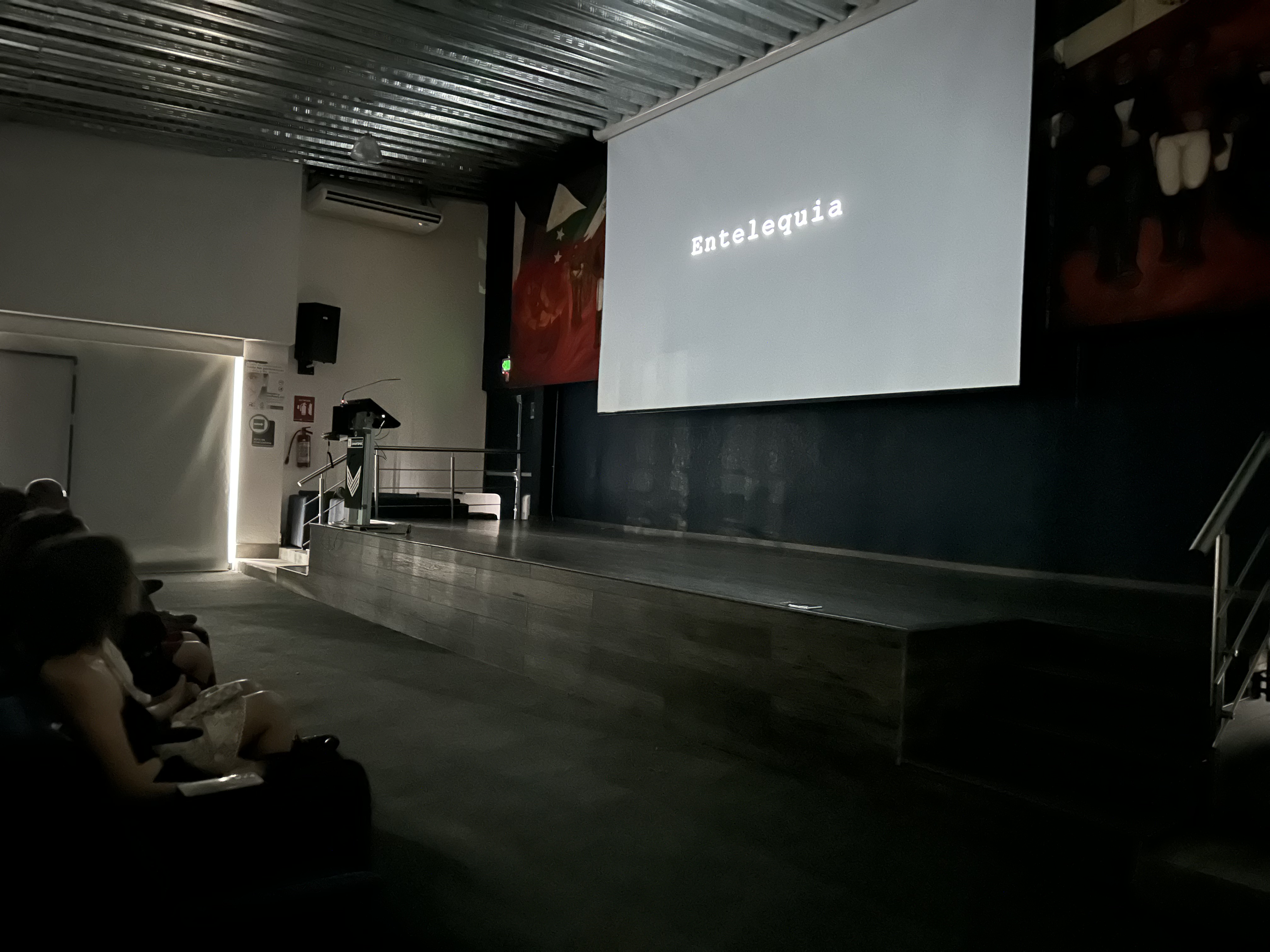 ALUMNOS DE COMUNICACIÓN NOS LLEVAN A LA ALFOMBRA ROJA