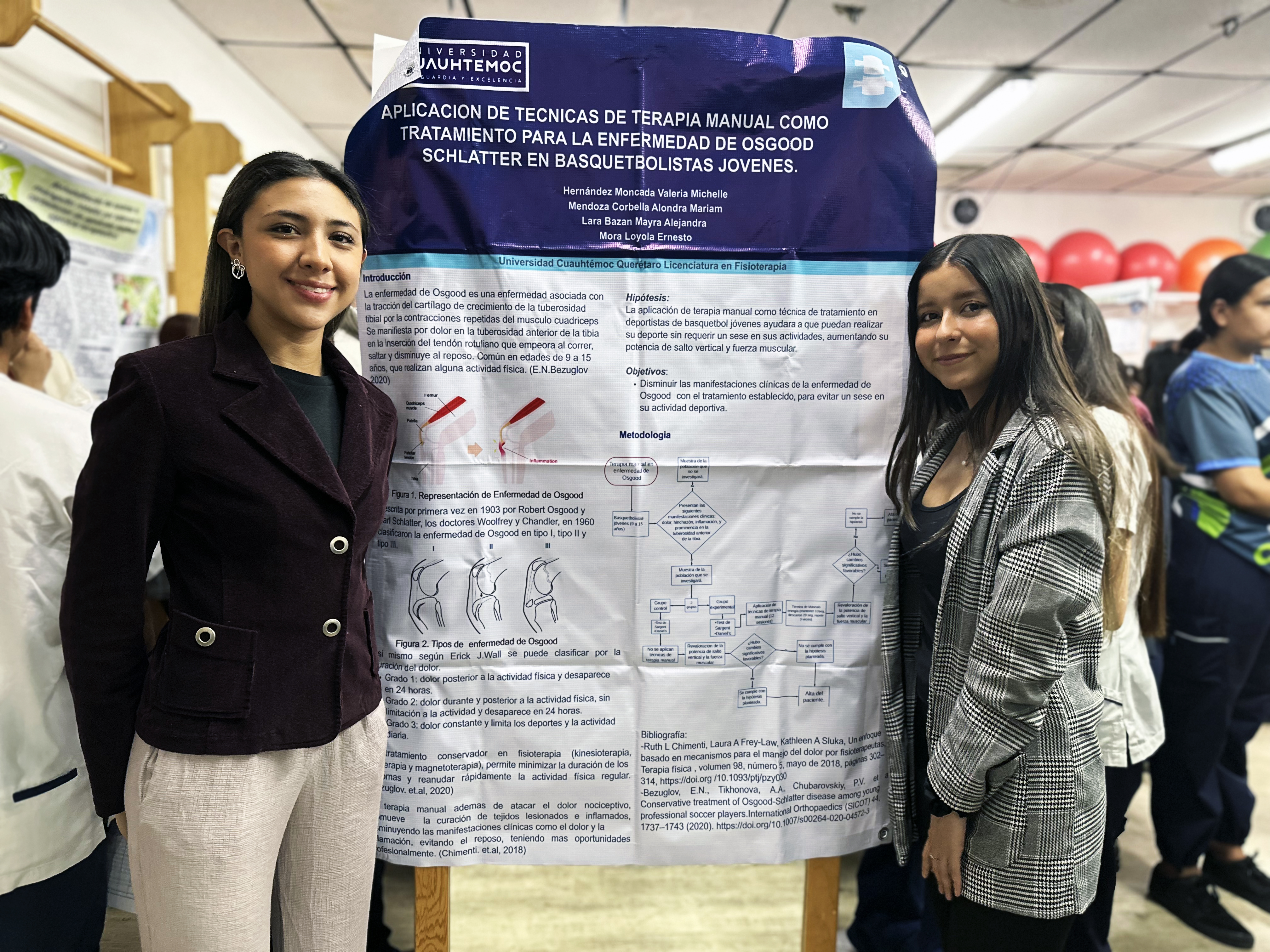 ALUMNOS DE FISIOTERAPIA EXPONEN CARTELES PARA SEMINARIO DE TESIS