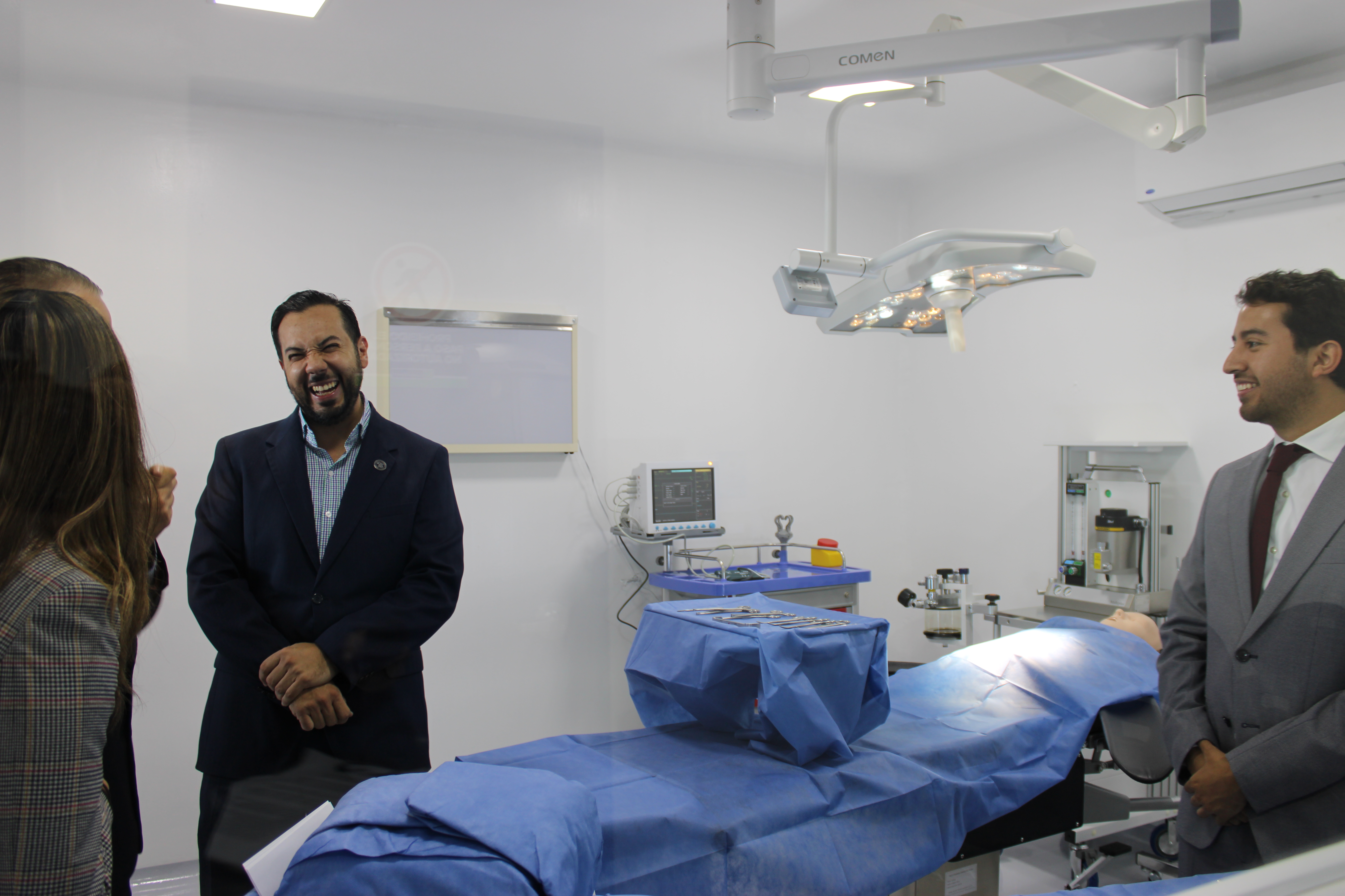 ¡INAUGURACIÓN DEL NUEVO QUIRÓFANO DE MEDICINA!