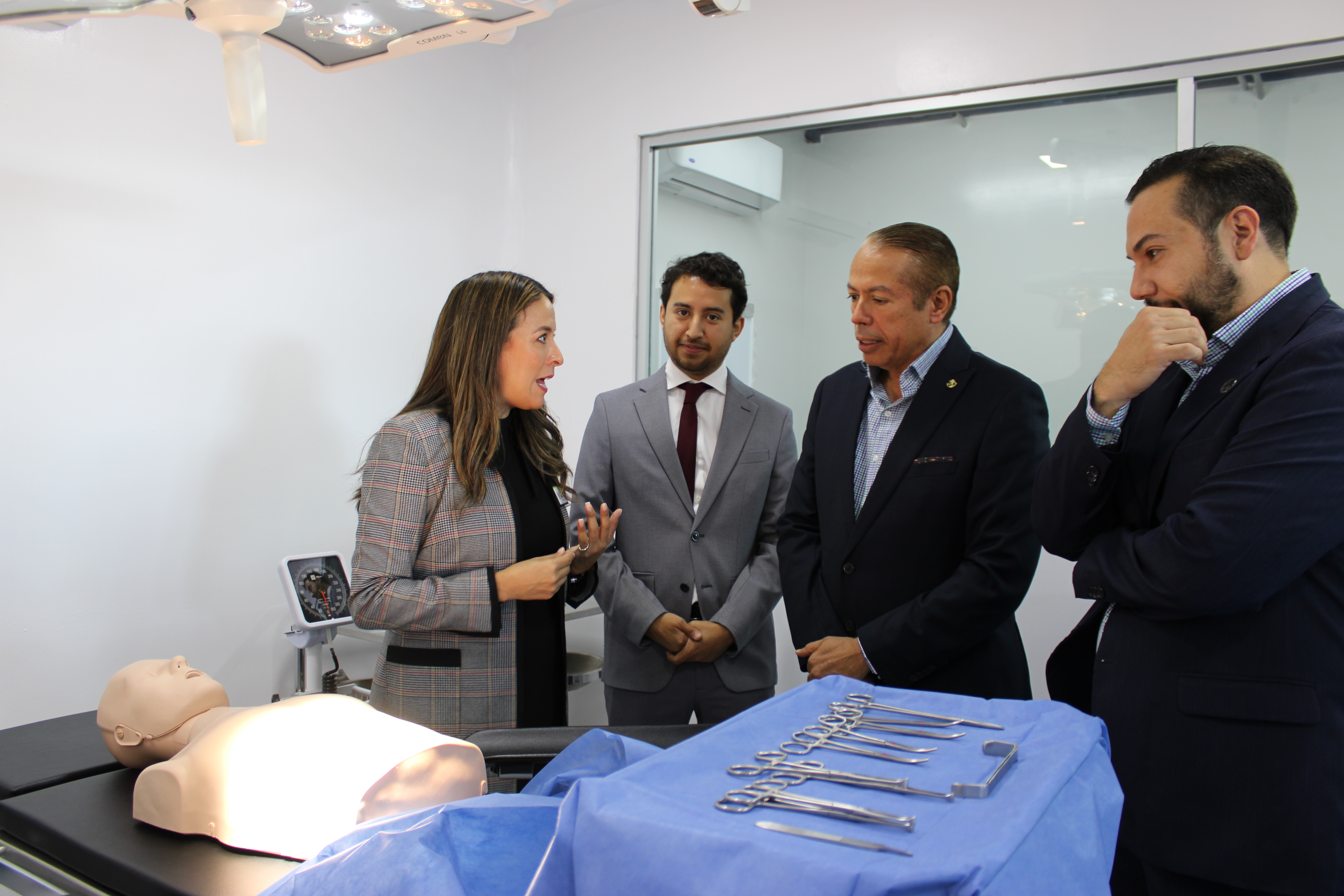 ¡INAUGURACIÓN DEL NUEVO QUIRÓFANO DE MEDICINA!