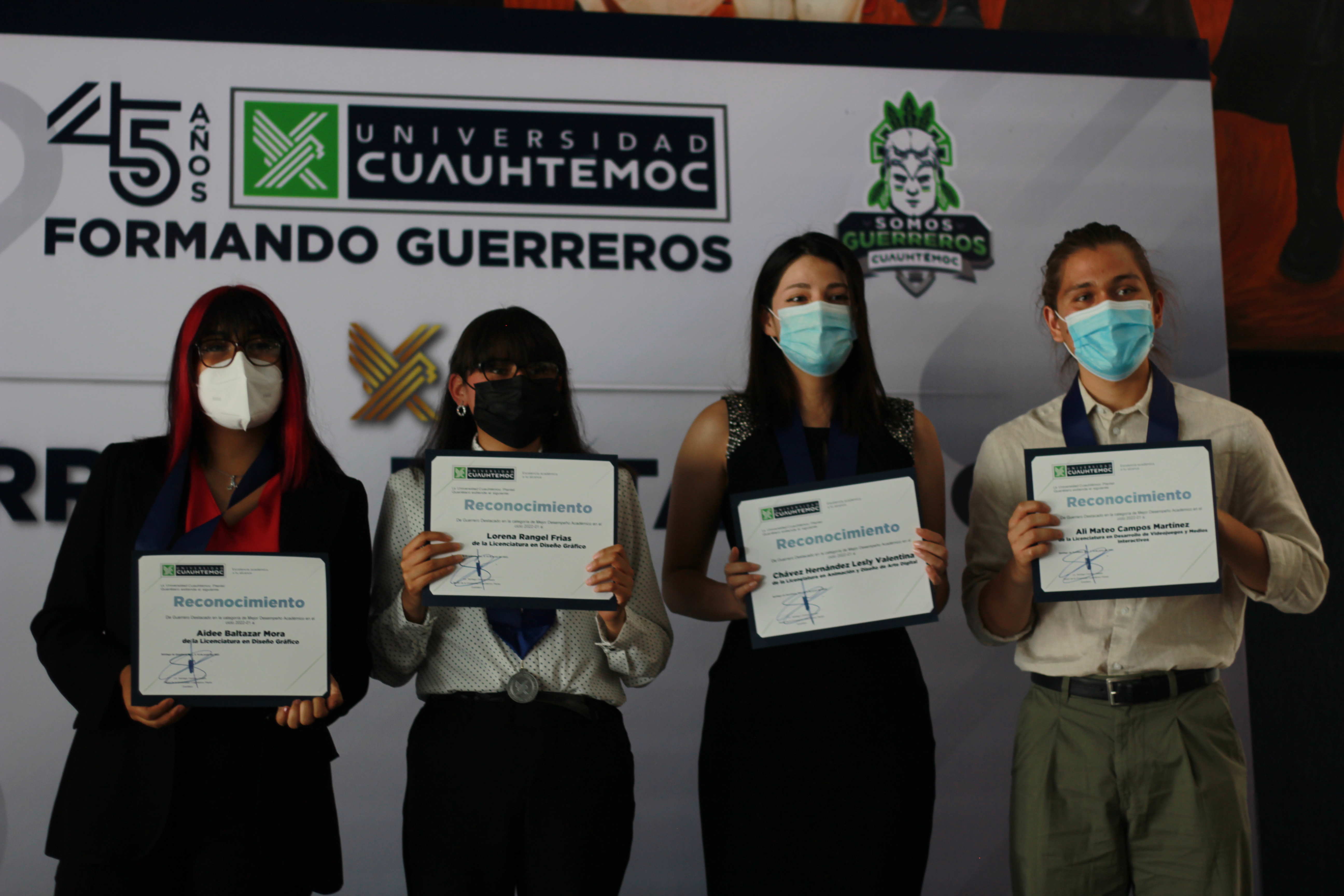 ENTREGA DE RECONOCIMIENTOS A GUERREROS DESTACADOS