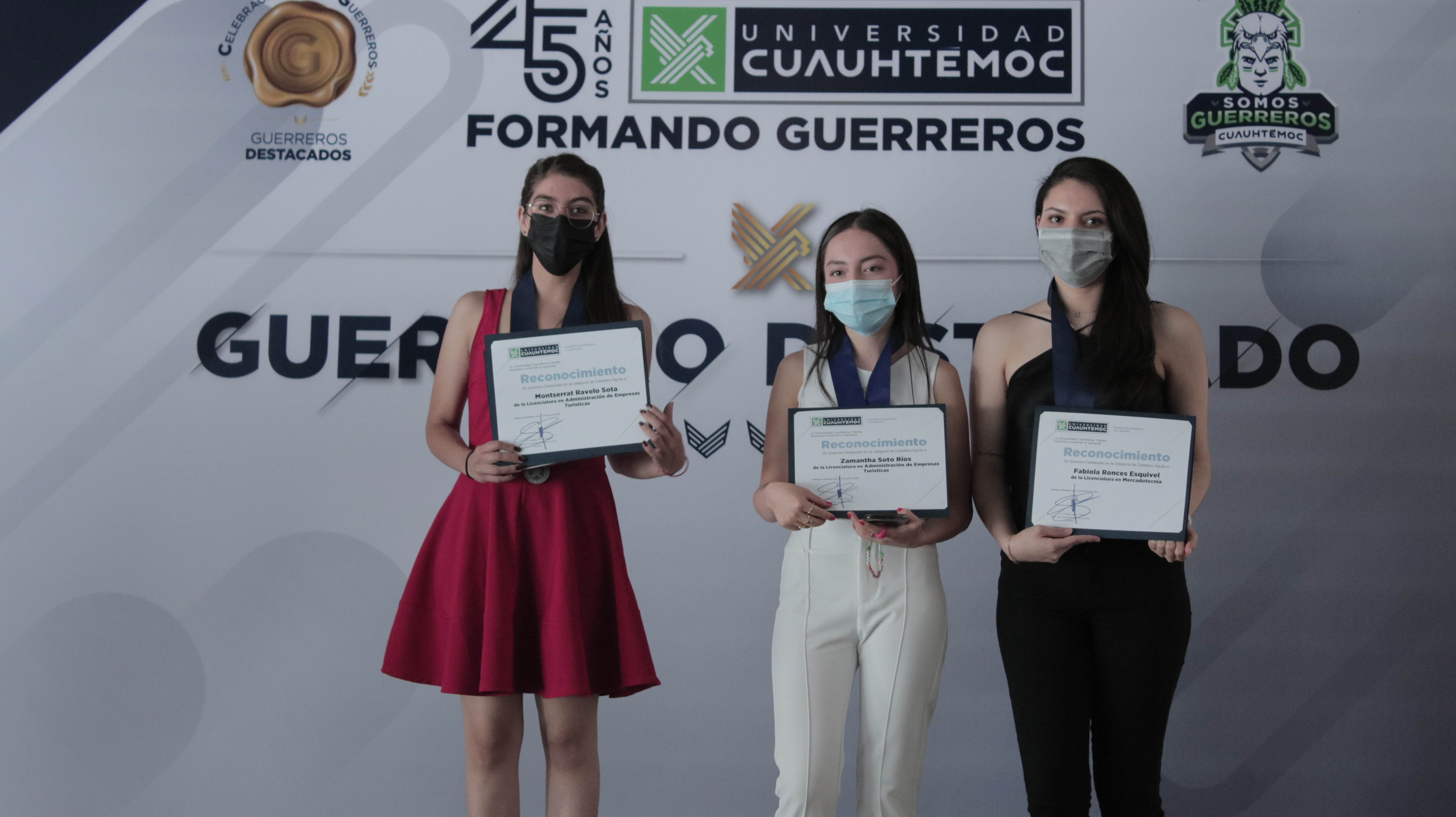 ENTREGA DE RECONOCIMIENTOS A GUERREROS DESTACADOS