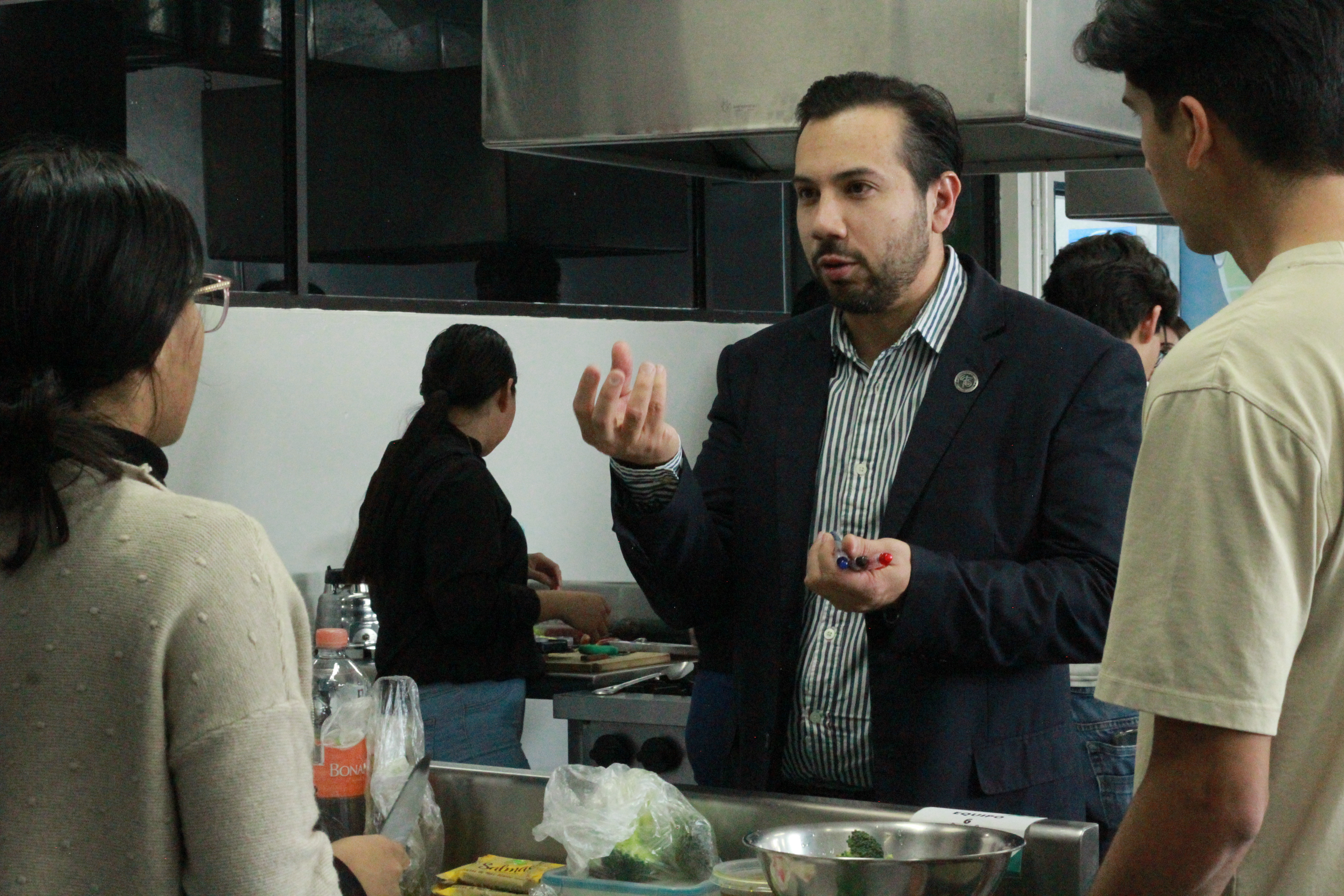 Primera generación de la Licenciatura en Nutrición participa en concurso por el Día del Nutriólogo.