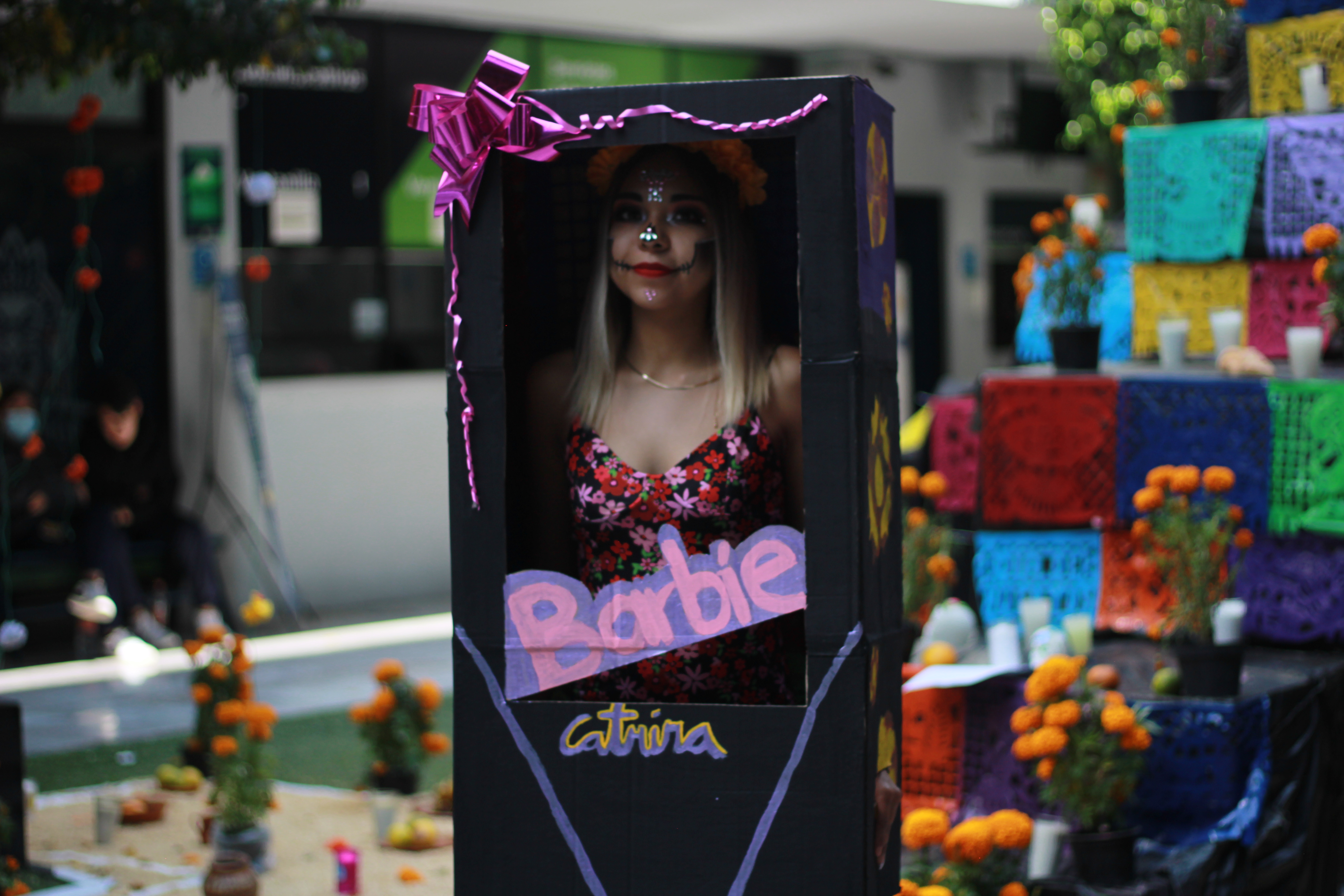 ALUMNOS DE COMUNICACIÓN CELEBRAN EL DÍA DE MUERTOS