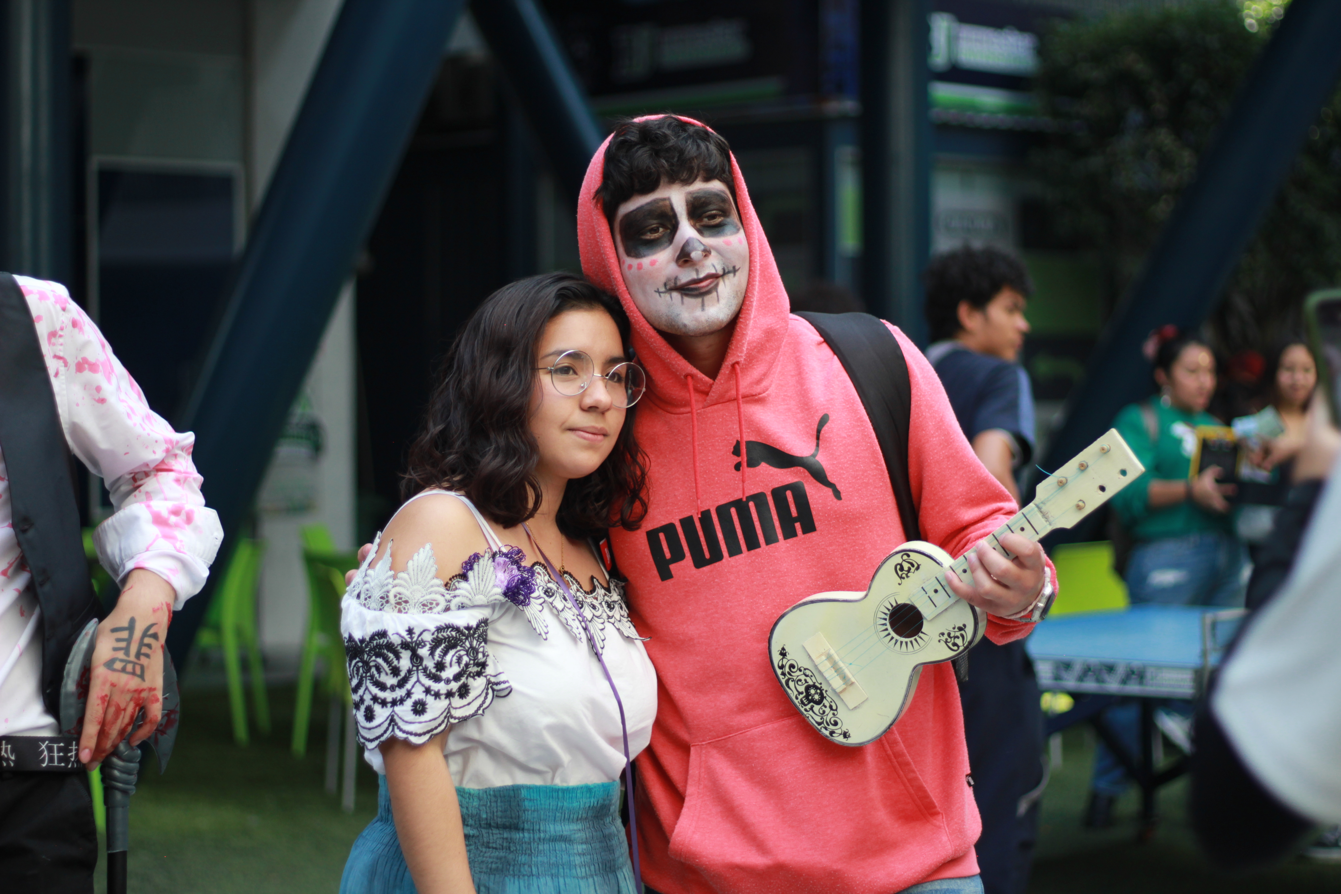 ALUMNOS DE COMUNICACIÓN CELEBRAN EL DÍA DE MUERTOS