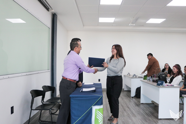 Se graduó la 1er generación del Curso de Servicio al Cliente