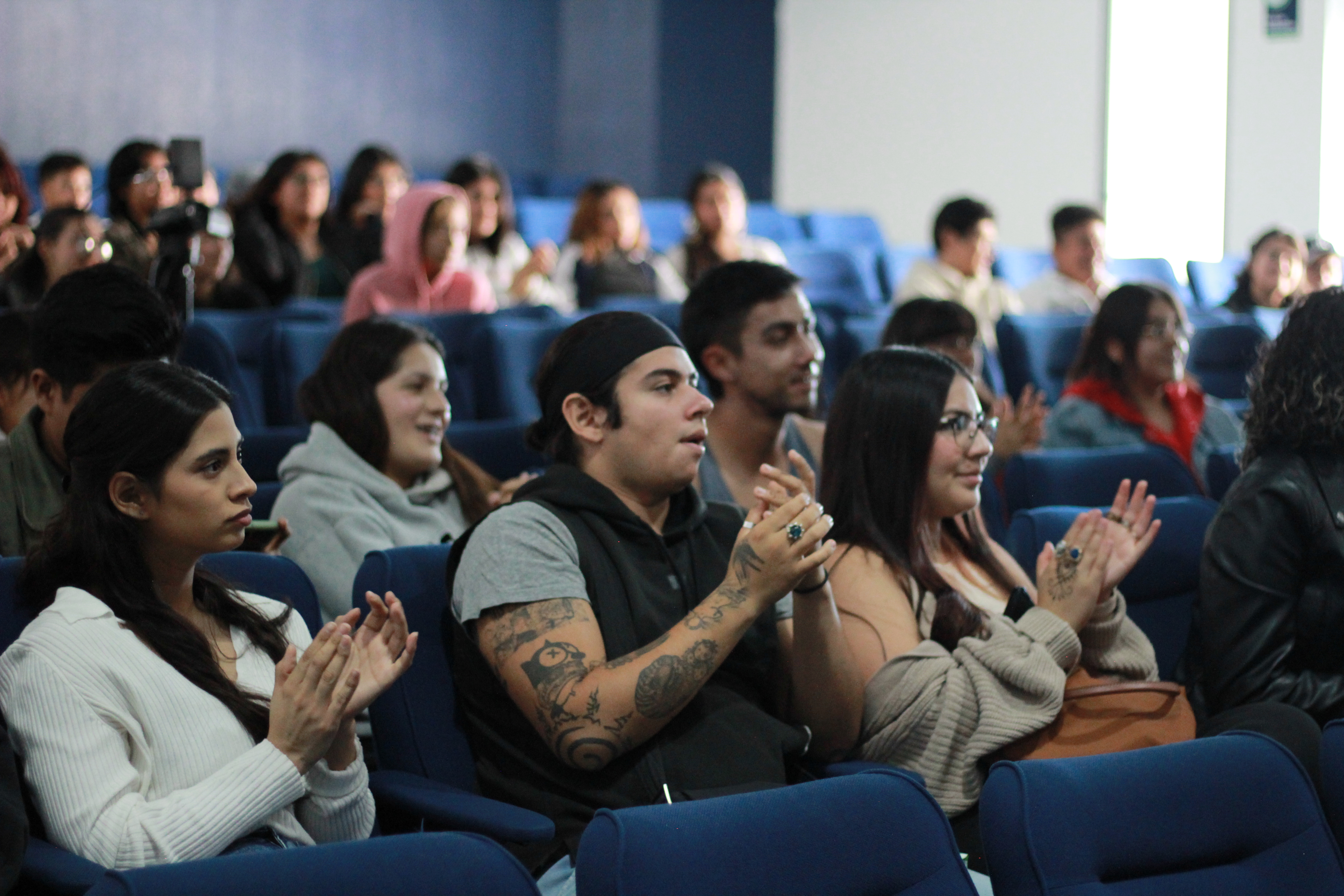 ALUMNOS DE TURISMO PRESENTAN COCTELES EN RINCONCITO CANTINA BAR