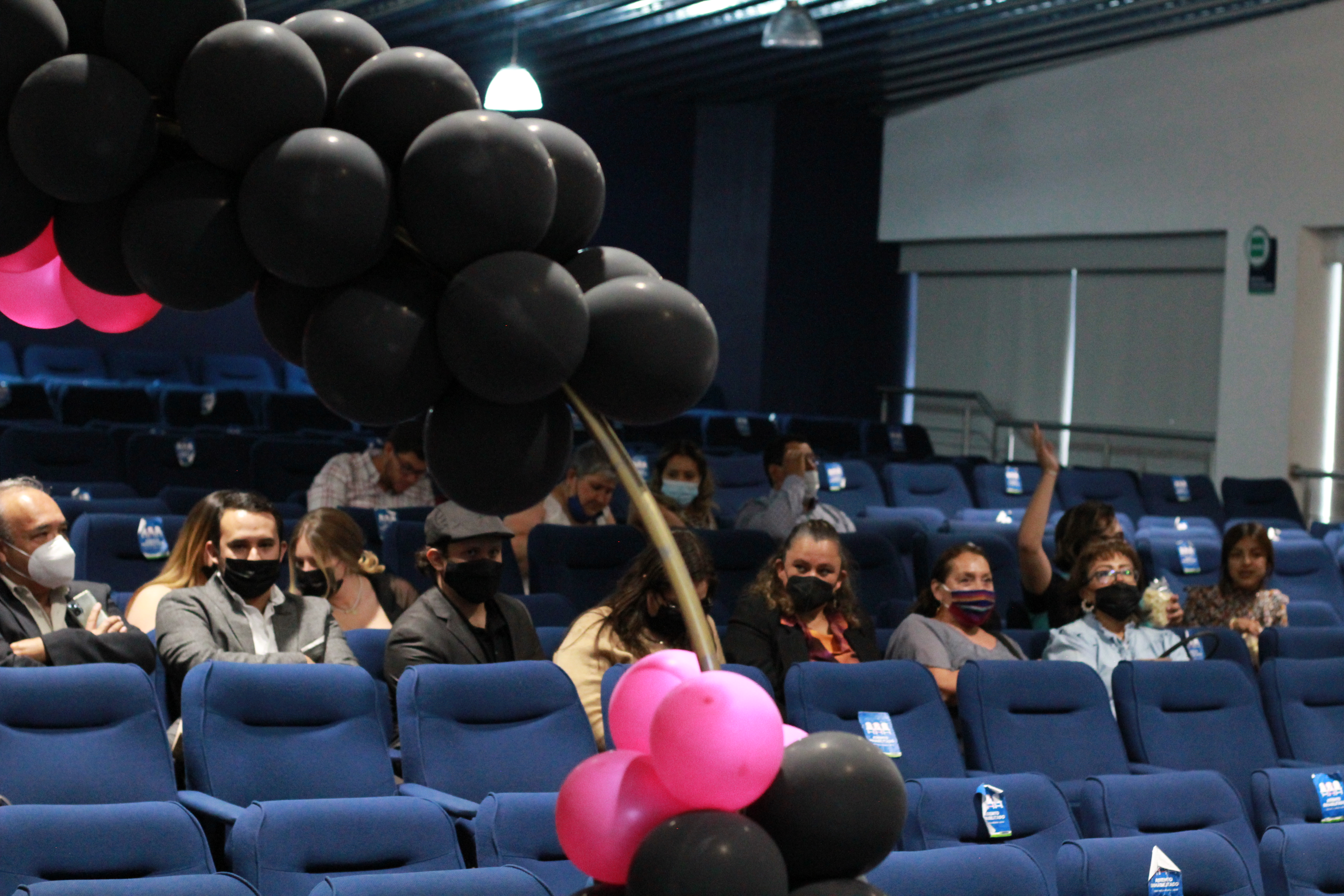 ALUMNOS DE 8VO CUATRIMESTRE REALIZAN PREMIER DEL CORTOMETRAJE ‘‘W´ OUT PARENTS’’