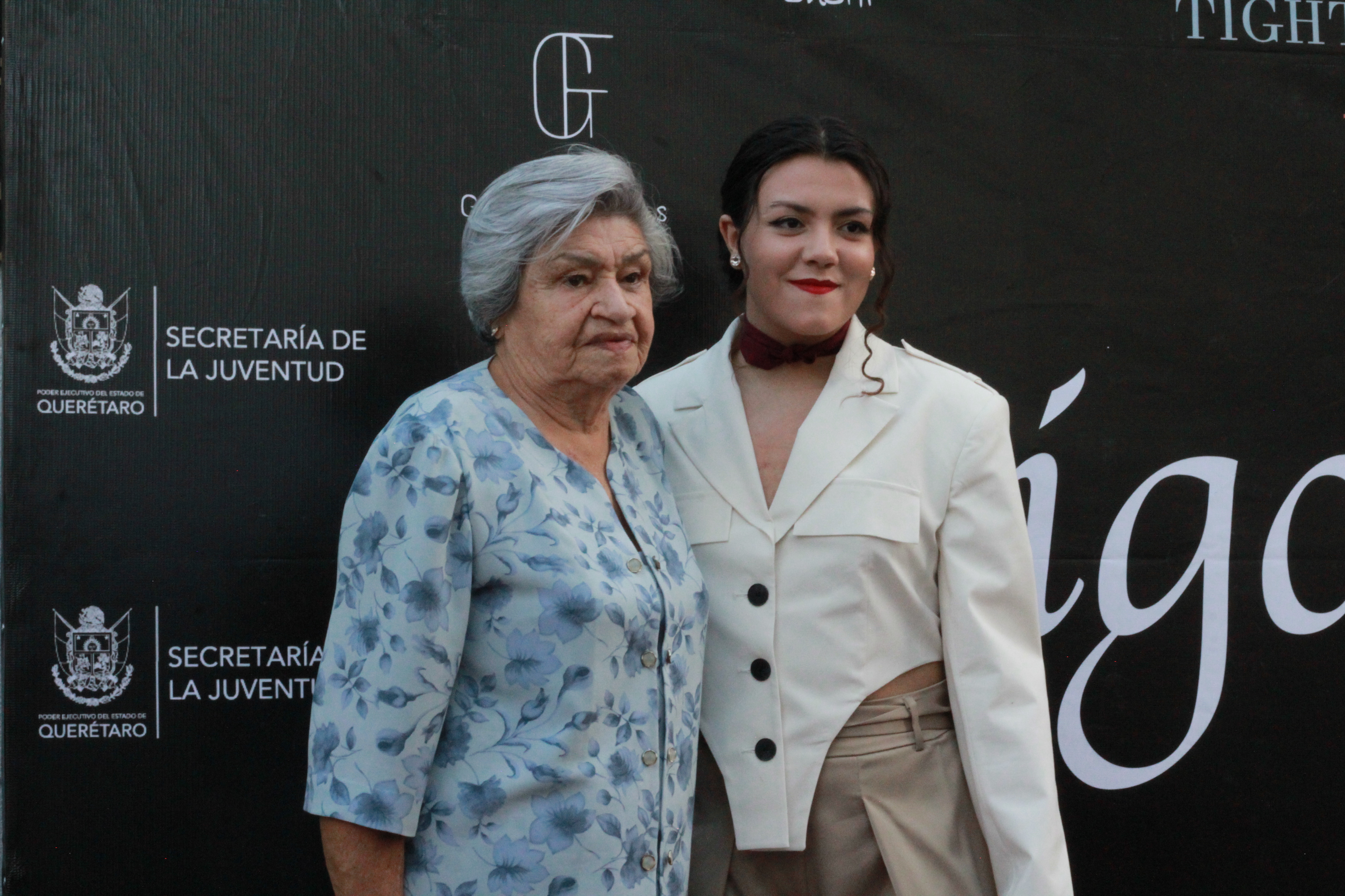 ALUMNOS DE COMUNICACIÓN NOS LLEVAN A LA ALFOMBRA ROJA