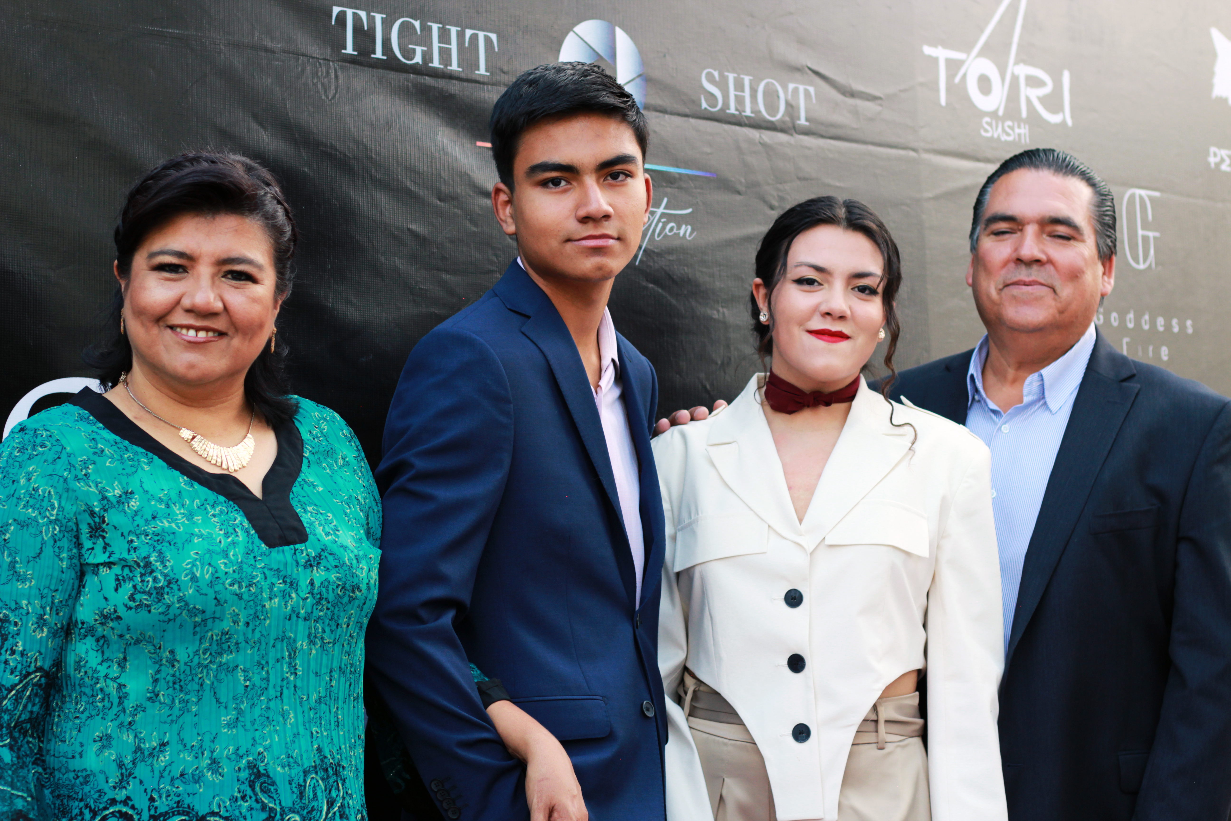 ALUMNOS DE 8VO CUATRIMESTRE REALIZAN PREMIER DEL CORTOMETRAJE ‘‘W´ OUT PARENTS’’