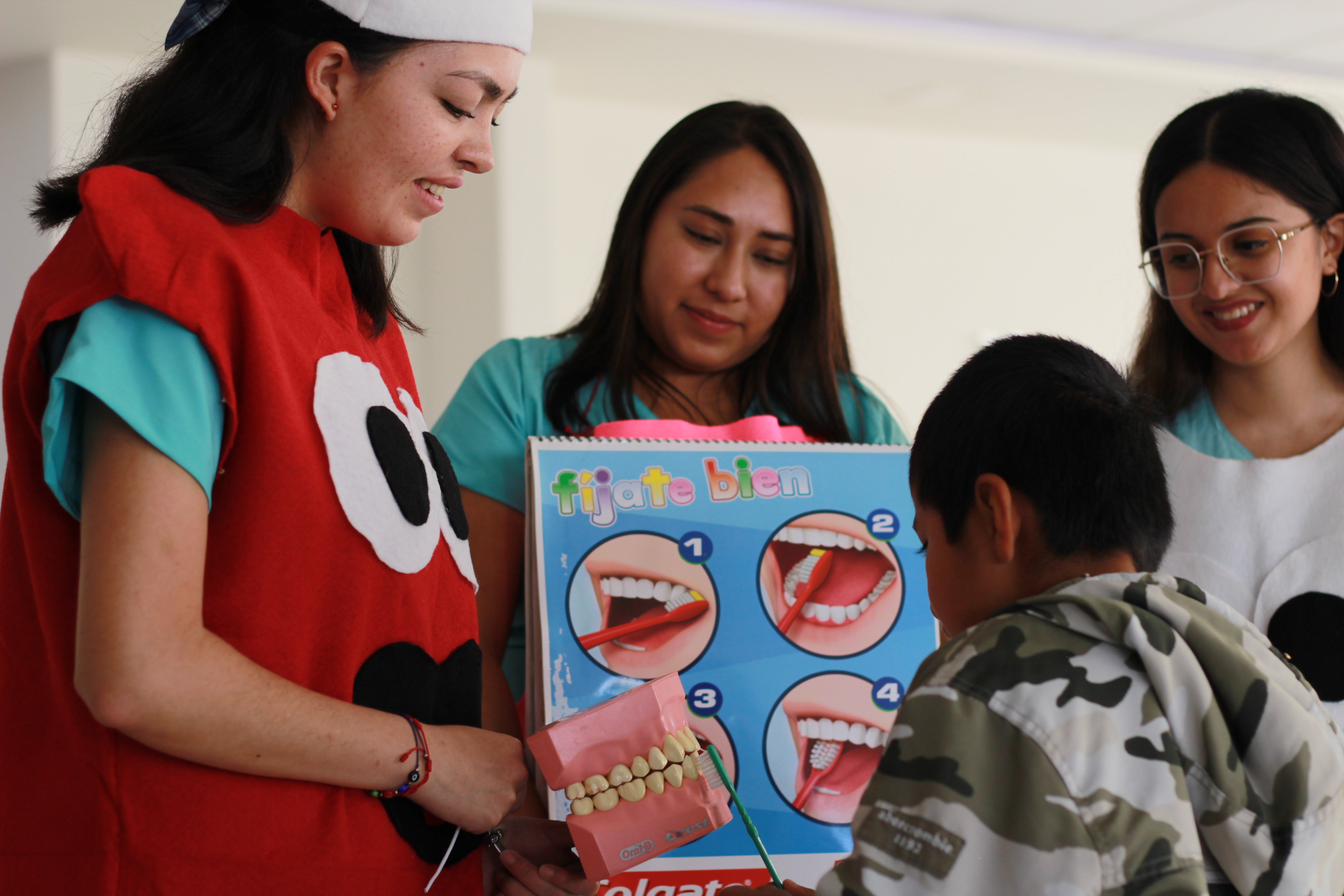 UNIDAD DENTAL MÓVIL VISITA EL CENTRO DE ASISTENCIA SOCIAL DIF CARMELITA BALLESTEROS