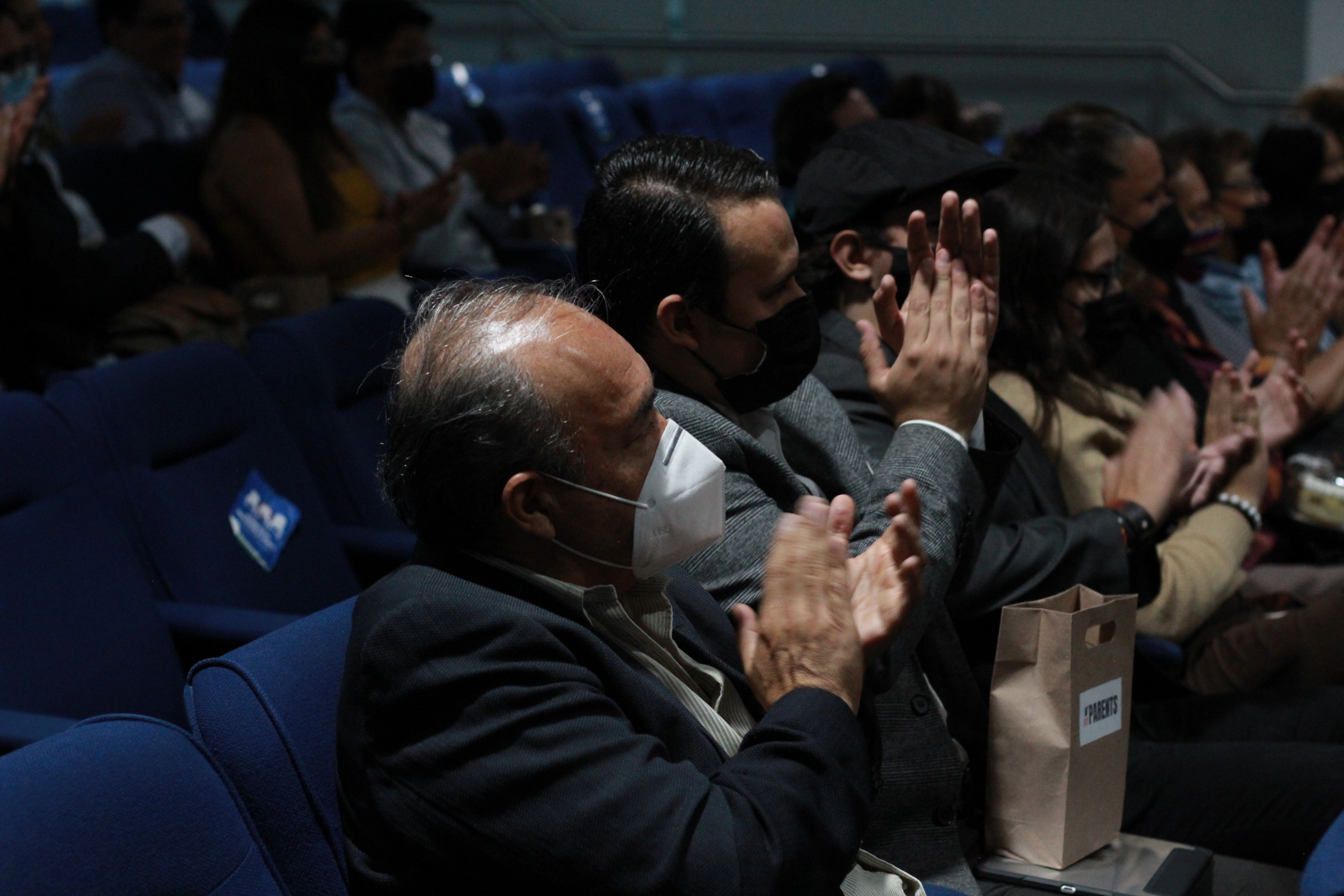 ALUMNOS DE 8VO CUATRIMESTRE REALIZAN PREMIER DEL CORTOMETRAJE ‘‘W´ OUT PARENTS’’