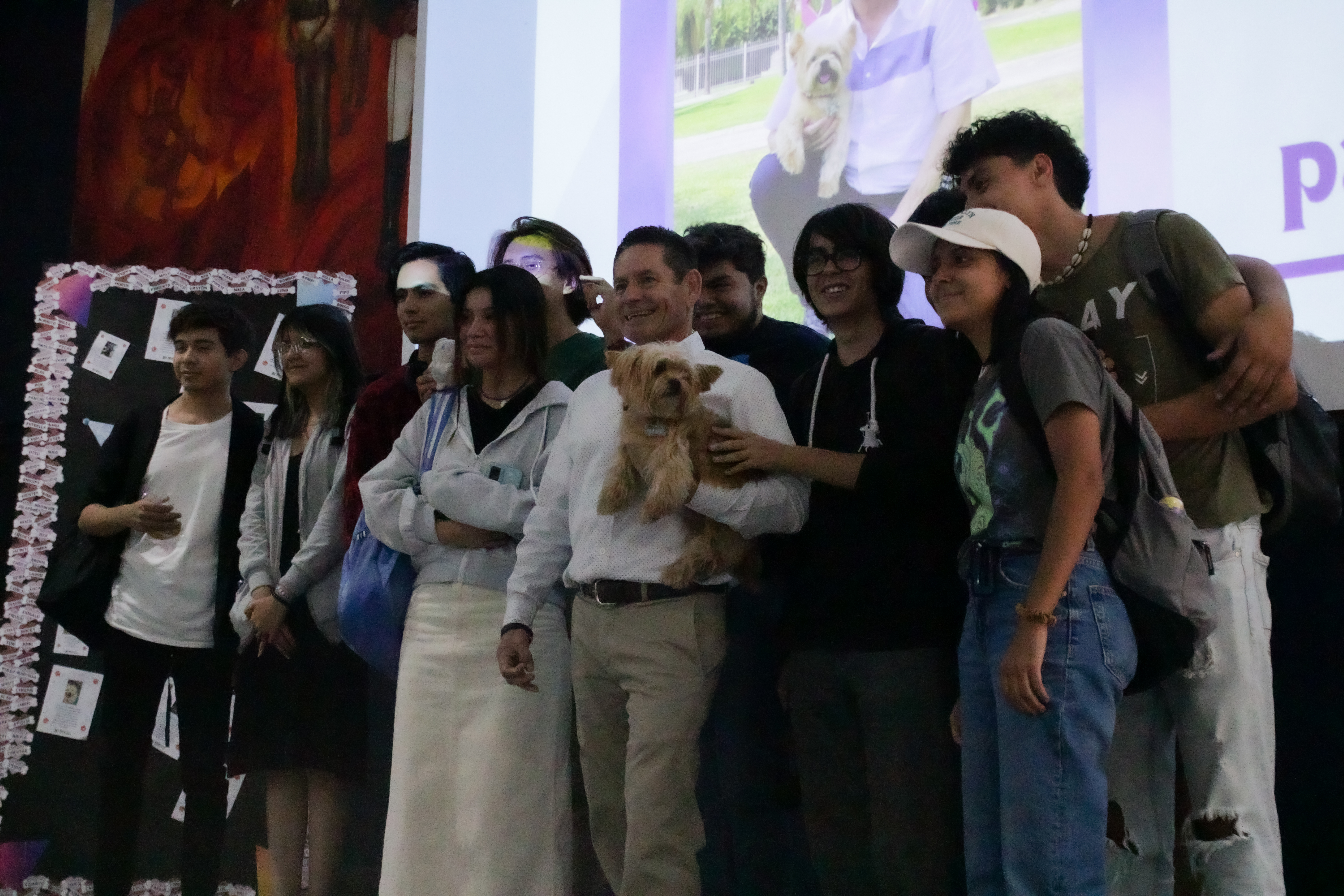 UCQ CELEBRA A LOS GUERREROS CANINOS EN EL DÍA DEL PERRO