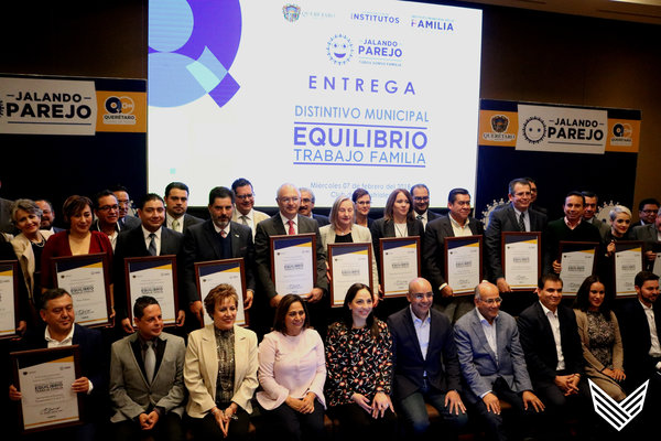 Entrega de Distintivo a nuestra casa de estudios